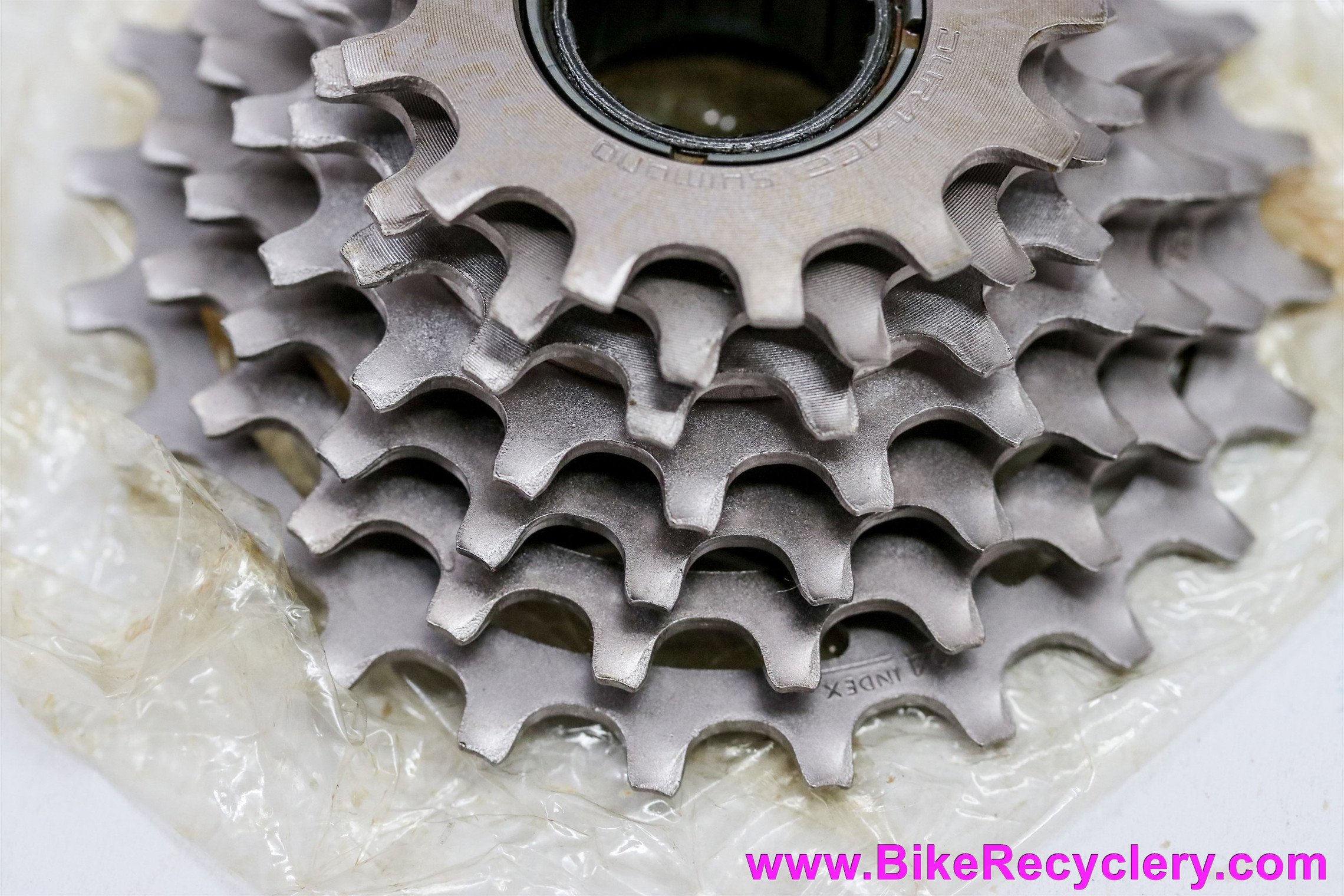 Shimano Dura Ace MF-7400 6-speed Freewheel: 13-19t