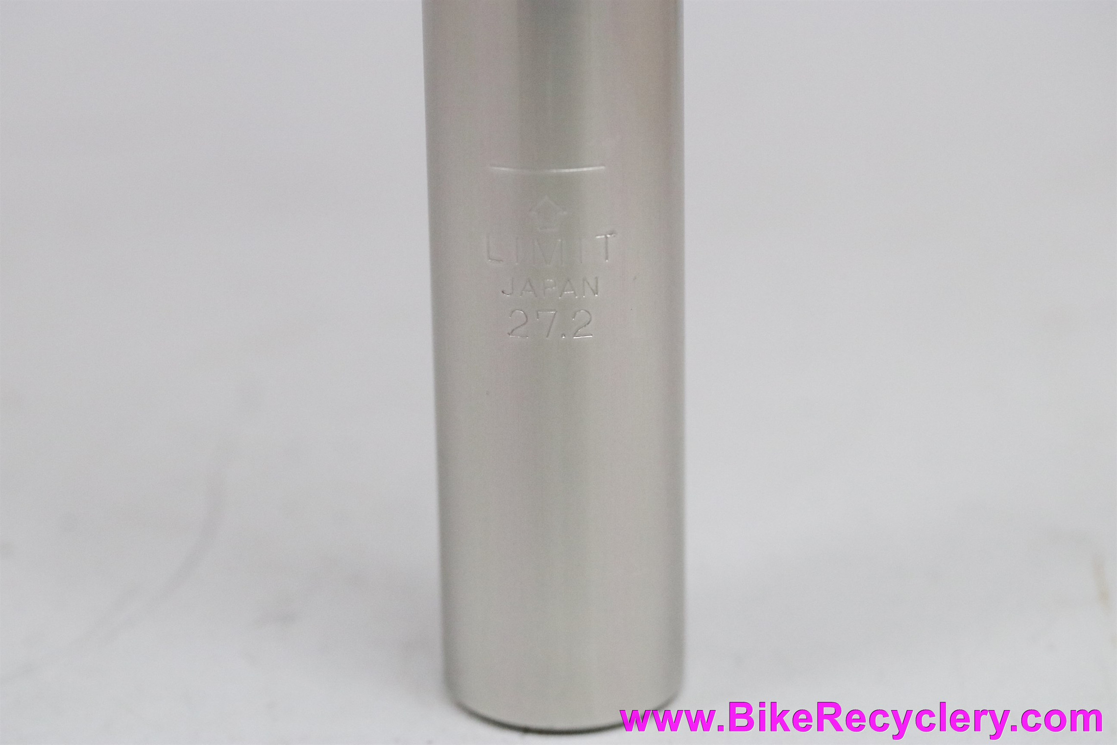 NIB/NOS Suntour Superbe Pro NJS Seatpost: 27.2mm x 250mm - SP-SB00 