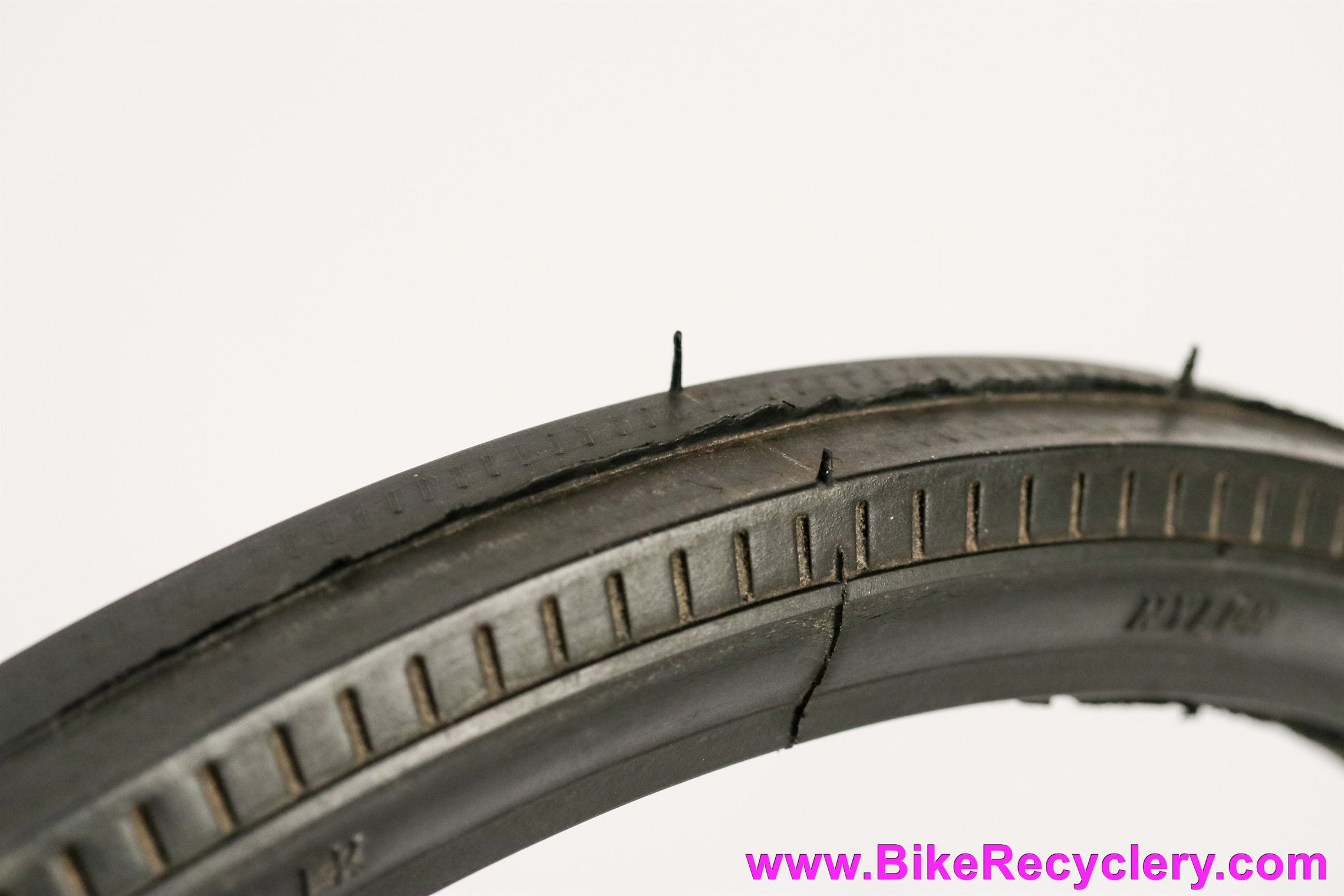 NOS Schwinn Fastback Slik S5/S6 Tire Made in USA Black 20" x 1 3