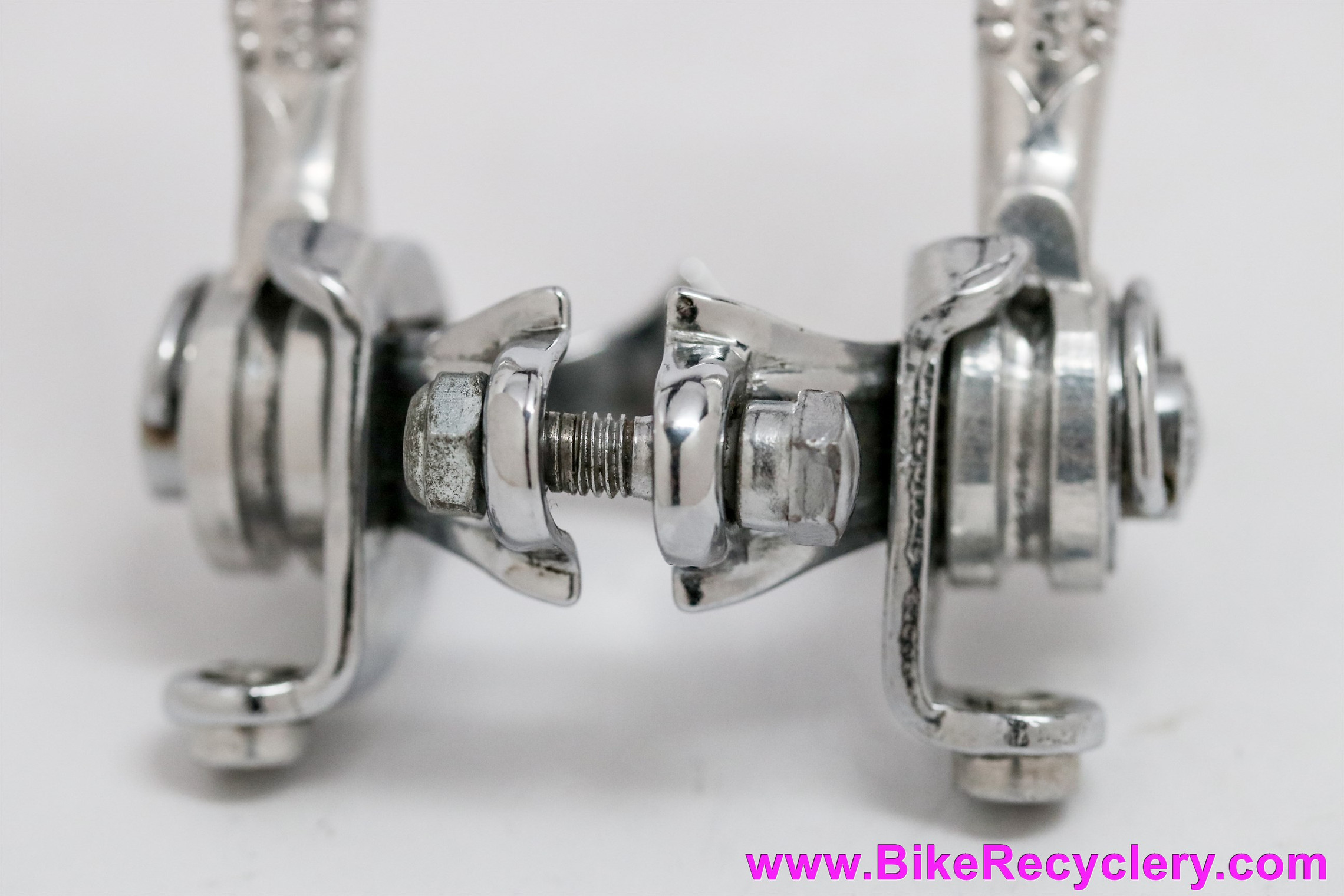 Downtube cable stops clamp Clearance