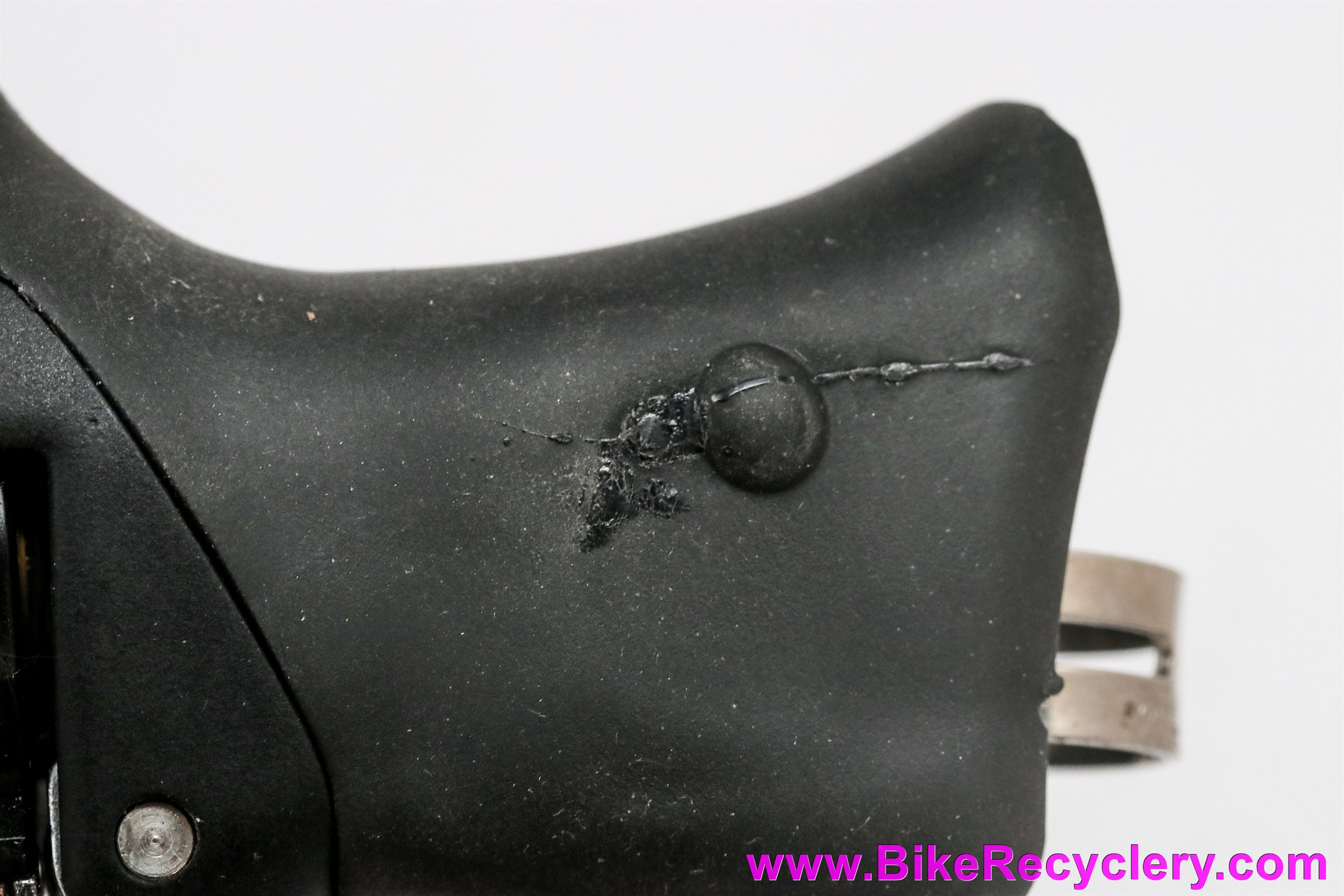 NOS Shimano Ultegra ST-R600 STI Shifters: 9 Speed Triple