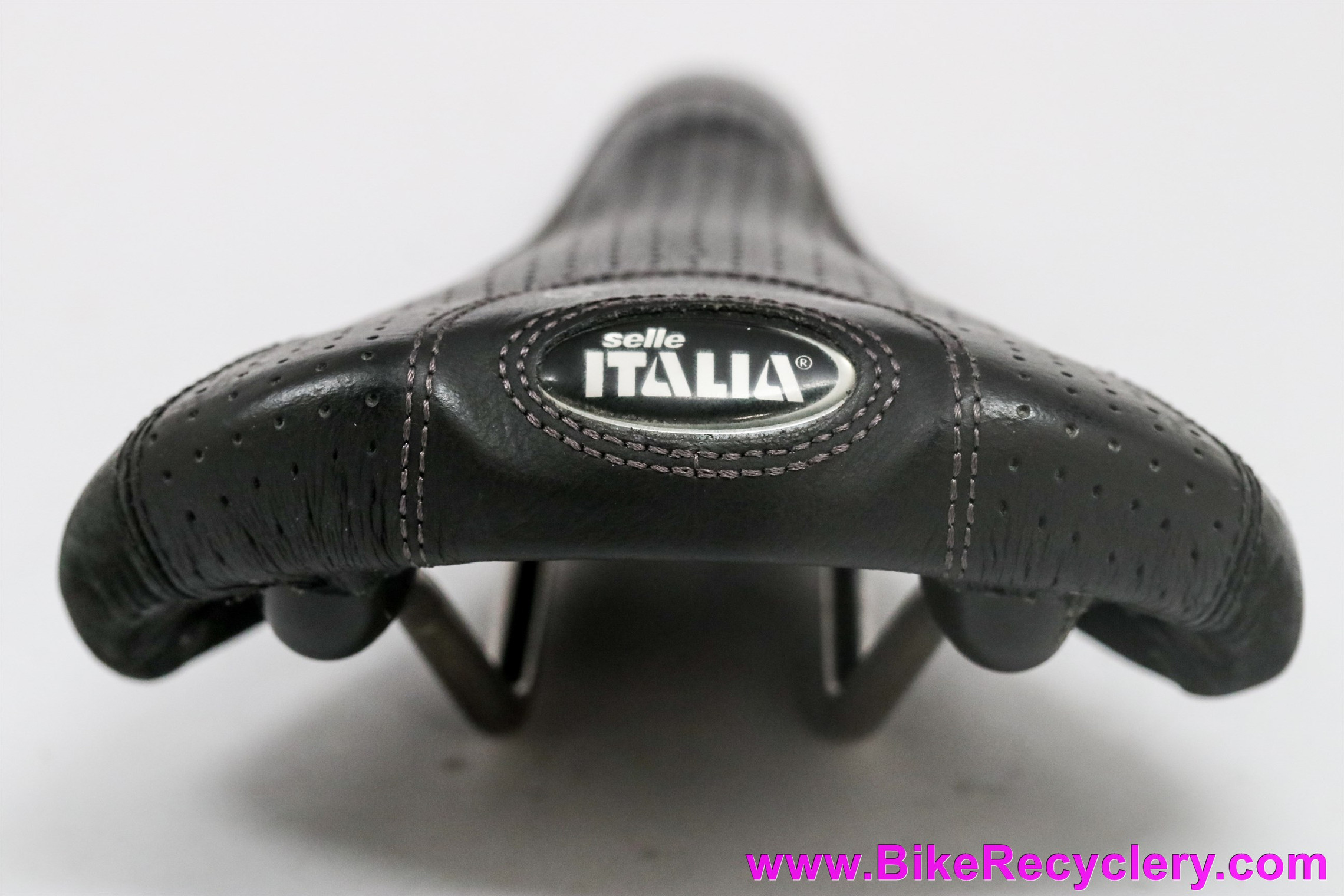 Selle Italia Flite Titanium Genuine Gel: Perforated Black Leather