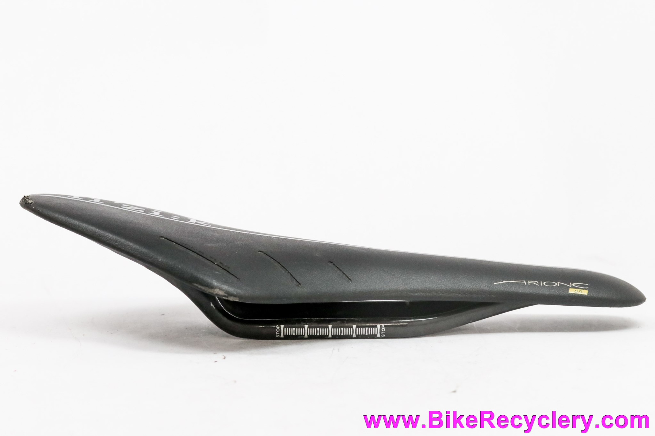 Fizik Arione 00 Mobius Saddle: Carbon 7x9mm Rails - Black