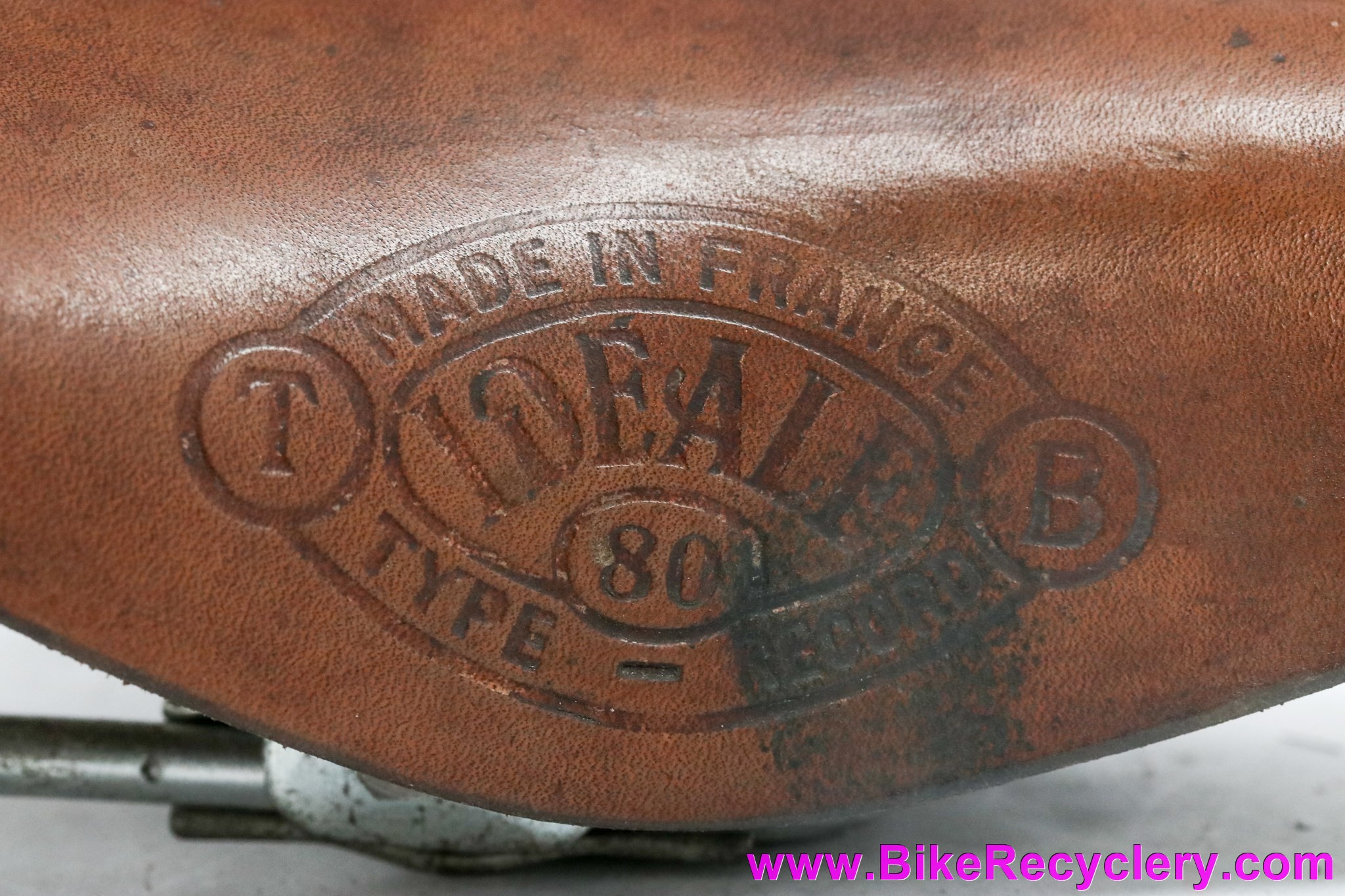 Selle Vélo Vintage Idéale TB 80 Record – Duralumin, Cuir Noir – Années 60-70 – France