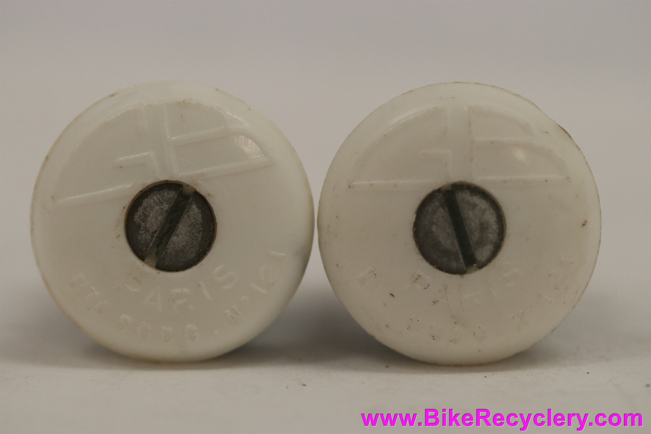 GB Handlebar End Plugs: 1940s 1950's French - G. Blassieaux - 25mm - White (Near Mint, NOS?)