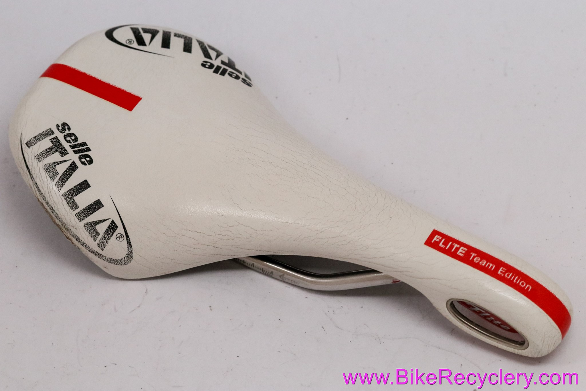 Selle Italia Flite Team Titanium Saddle: White / Red - 7x9mm Rails
