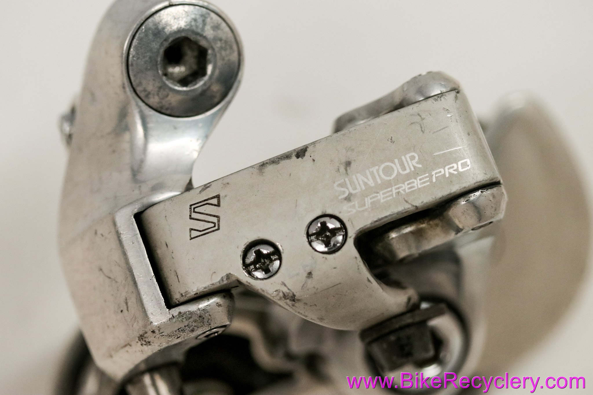 Suntour Superbe Pro RD-5200 Rear Derailleur: Mid 1980's - Friction - Silver (Great)