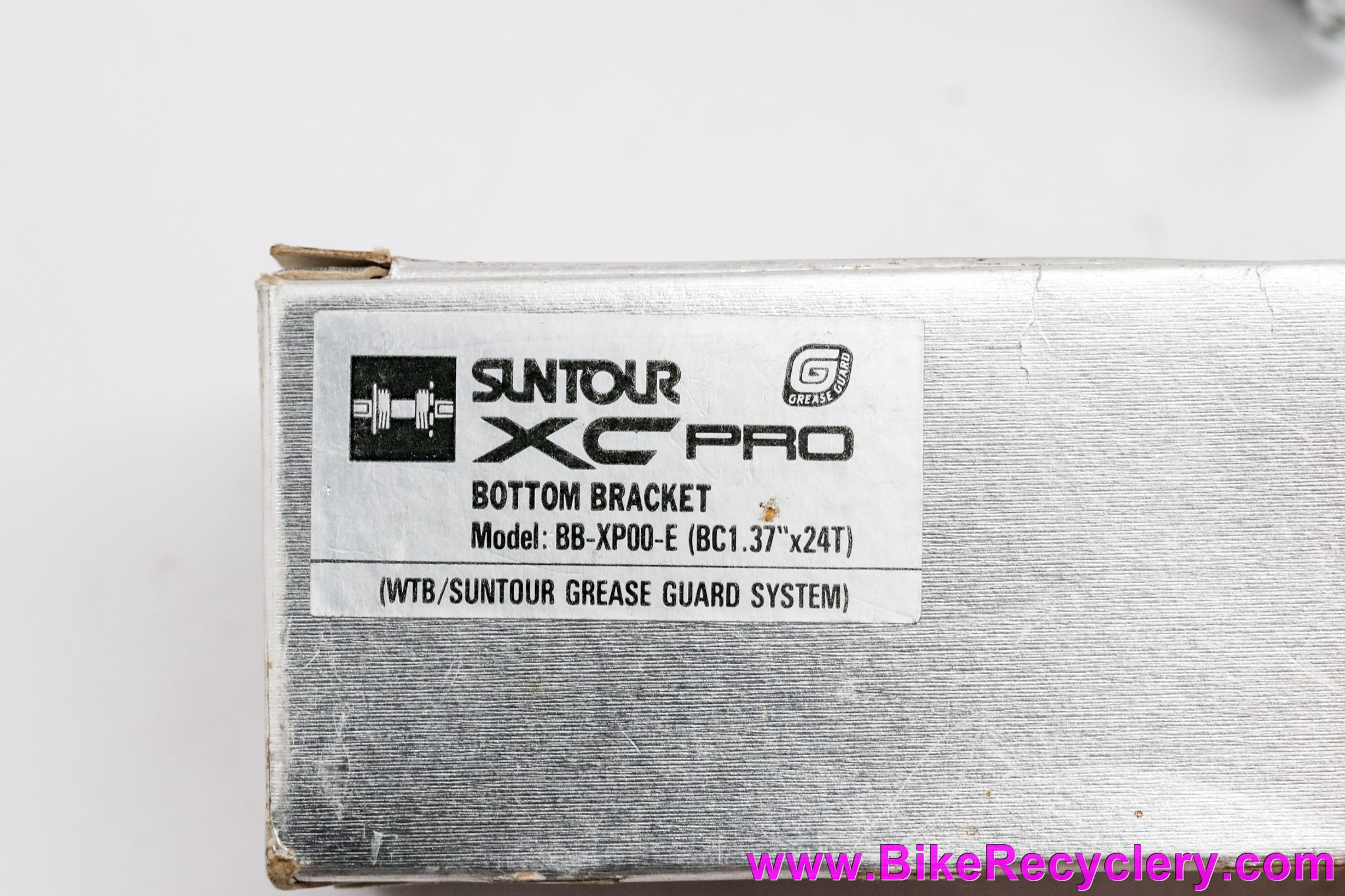 NIB/NOS Suntour XC Pro BB-XP00-E Bottom Bracket: 125mm x 68mm - Dust Caps & Bolts -WTB Grease Guard
