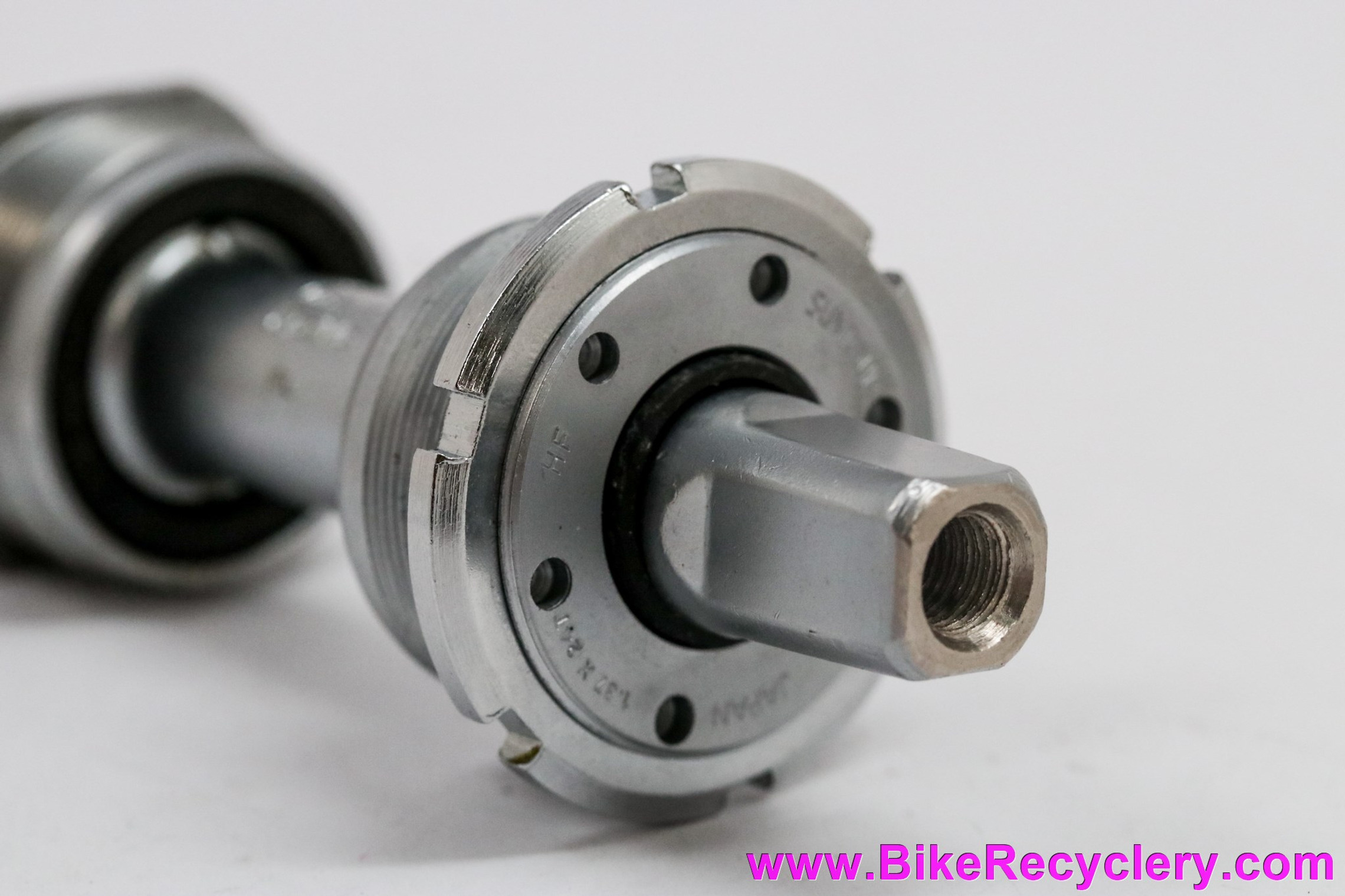 NIB/NOS Suntour XC Pro BB-XP00-E Bottom Bracket: 125mm x 68mm - Dust Caps & Bolts -WTB Grease Guard