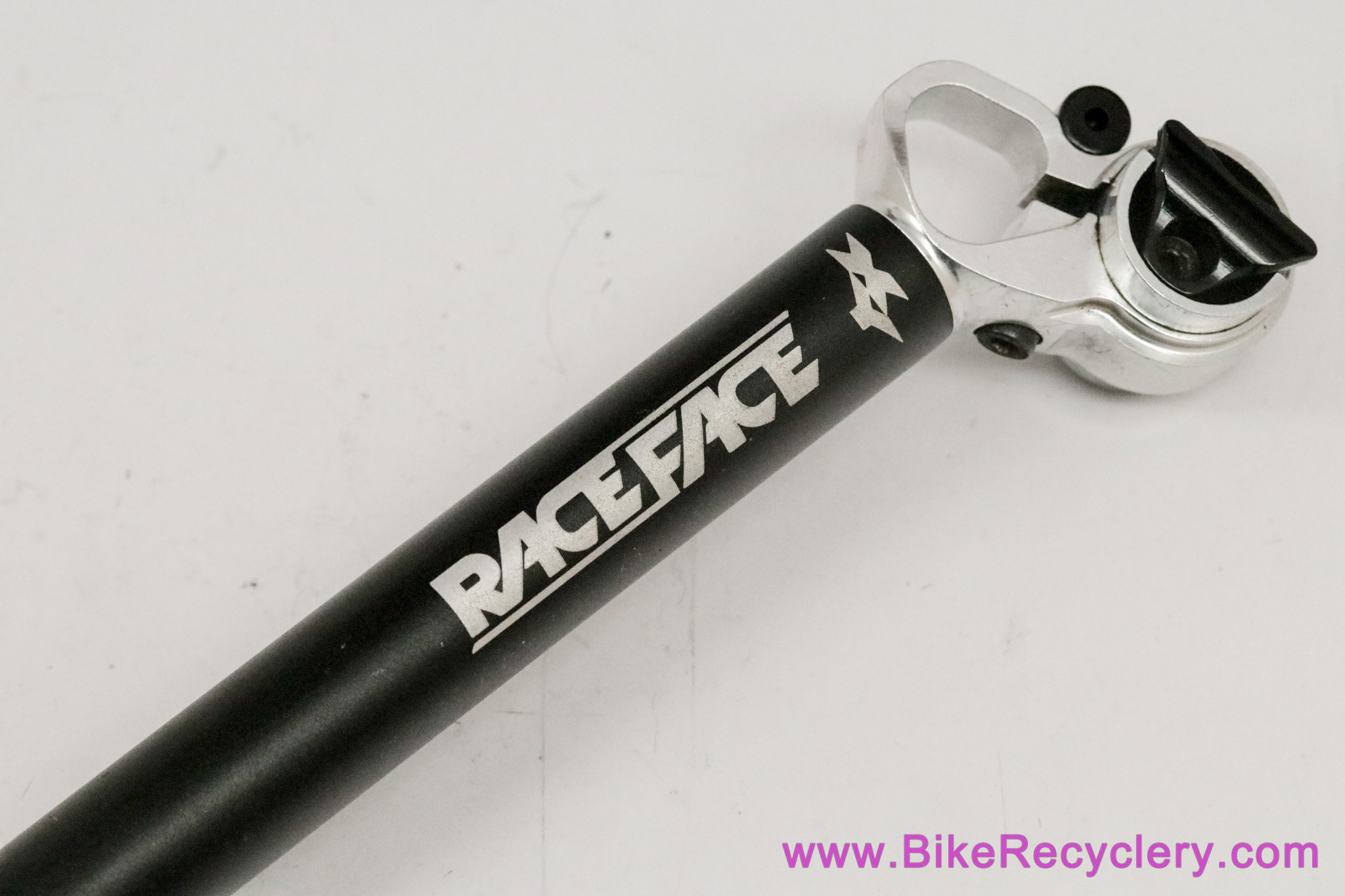 Race Face XY  Seatpost: 27.2mm x 400mm - Offset - Black - Vintage 1990's  2000's (Near Mint)