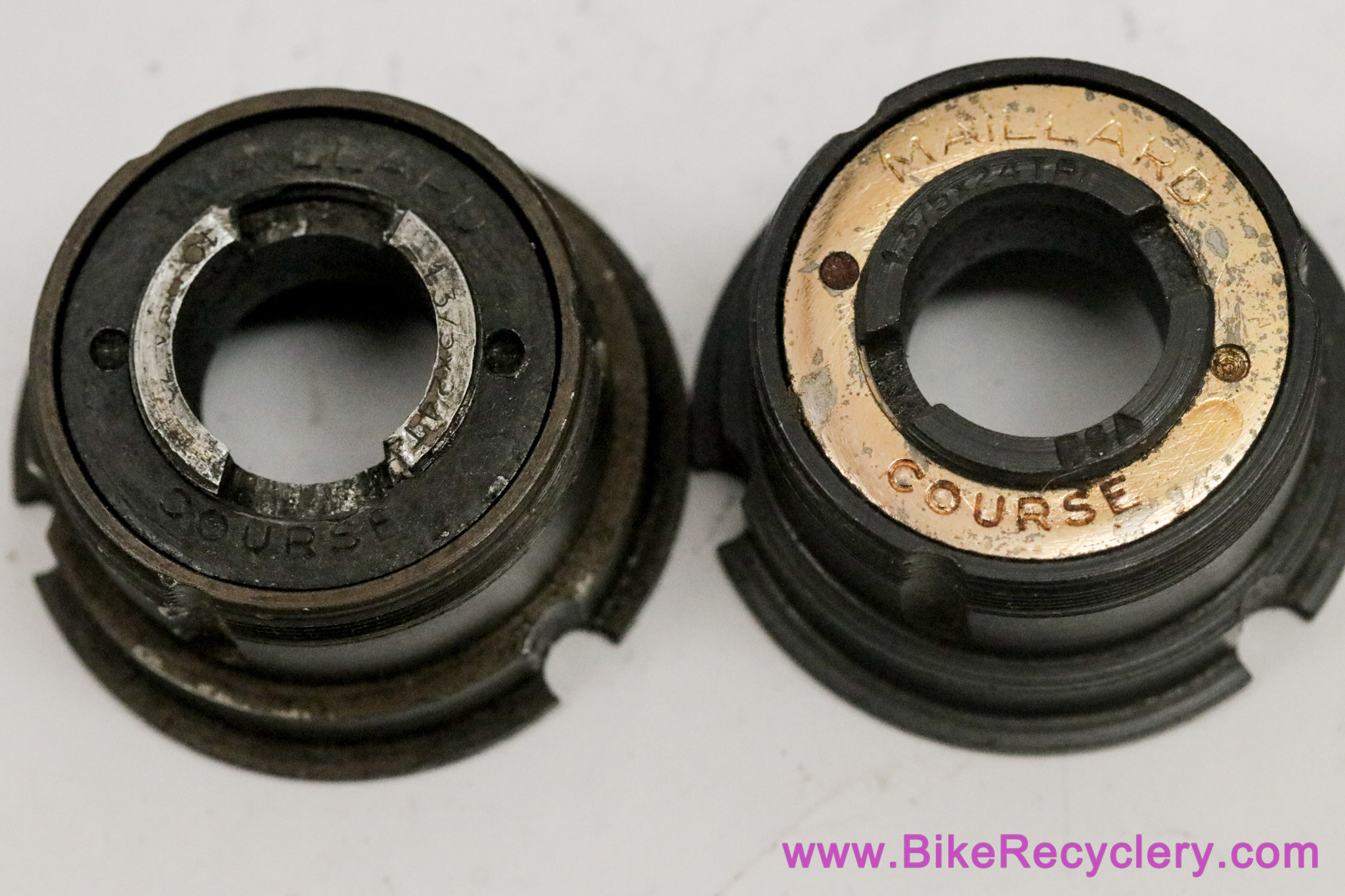 Lot de 4 enjoliveurs - SIMCA-CHRYSLER-TALBOT 1100 / 1204 / VF Lot de 4 enjoliveurs - SIMCA-CHRYSLER-TALBOT 1100 / 1204 / VF