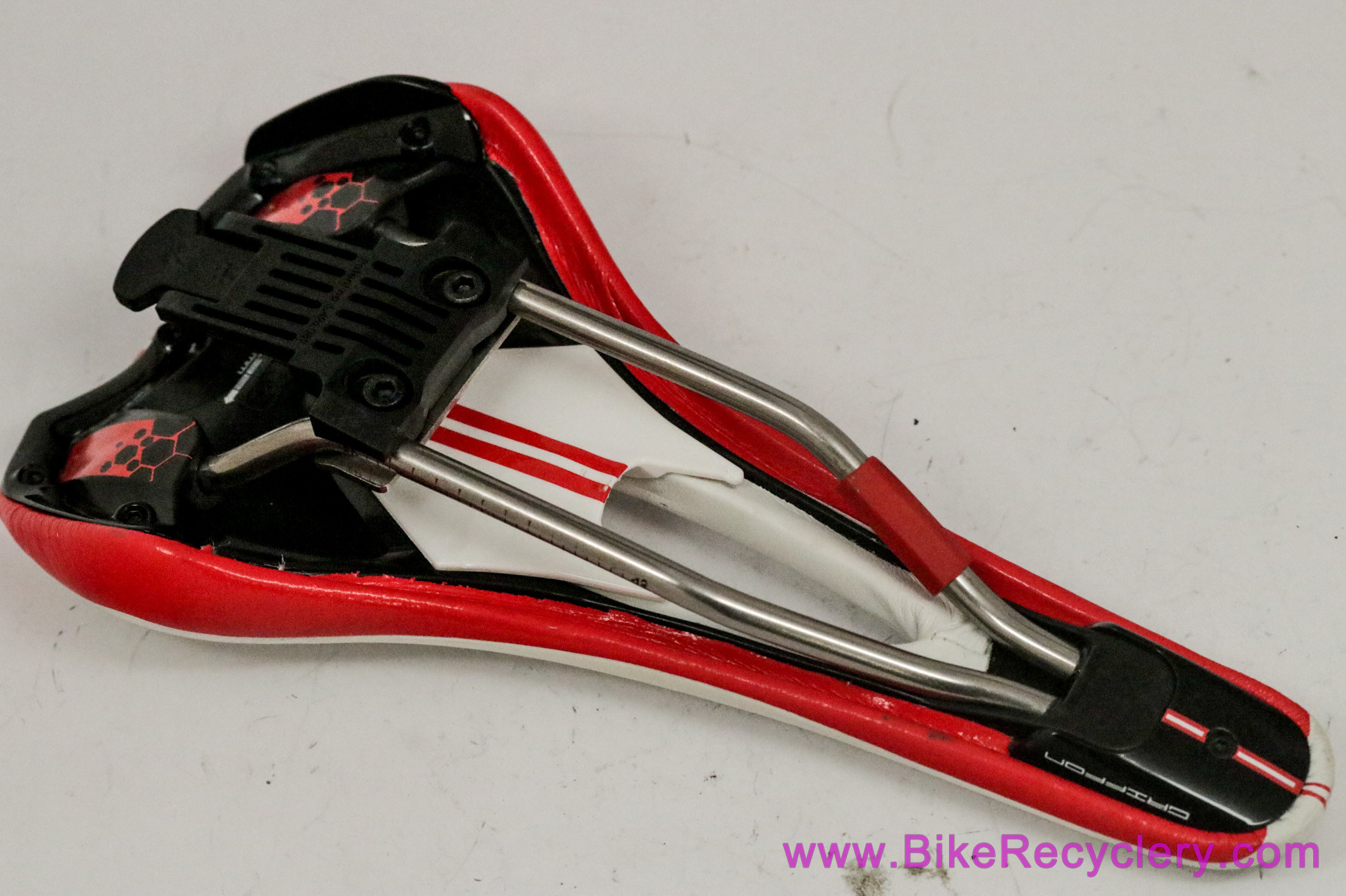 Pro Griffon Titanium Saddle: White & Red (Near Mint+)