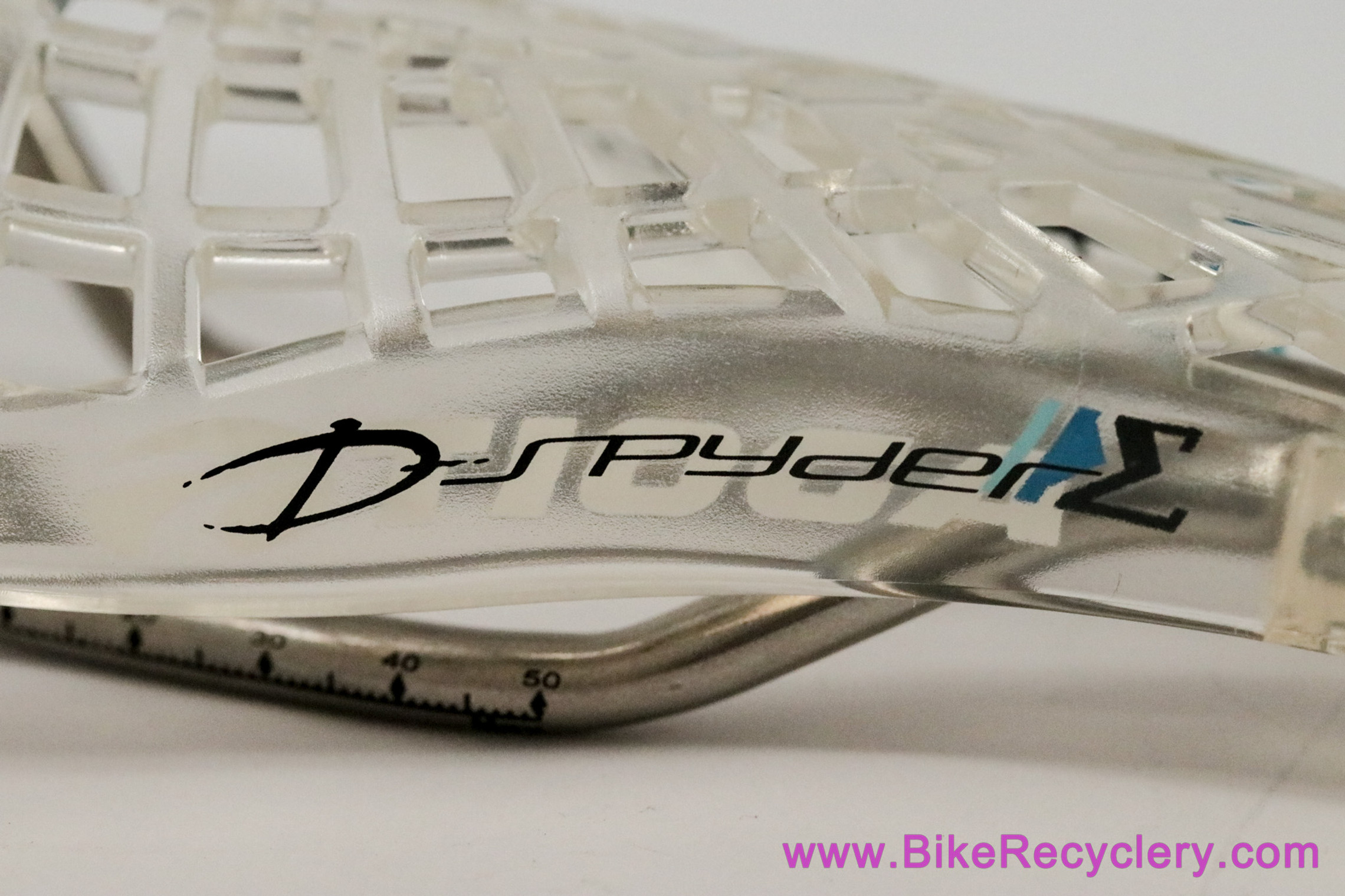 パーツ Tioga D-Spyder WhiteColor Tioga D-Spyder BMX Saddle White - Modern Bike