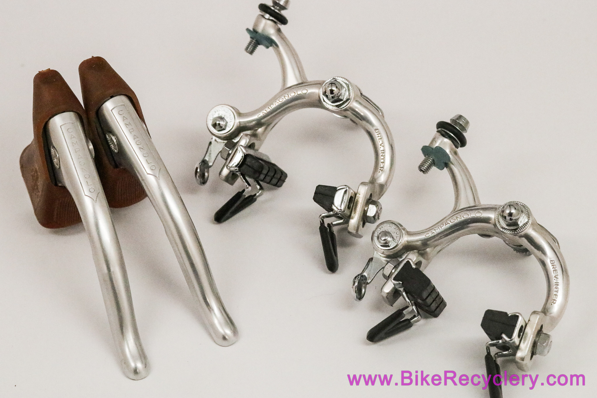 NIB/NOS Campagnolo Nuovo Record Brakeset + Levers: #2040/1 - Nutted - Standard Reach - Original Gum Hoods