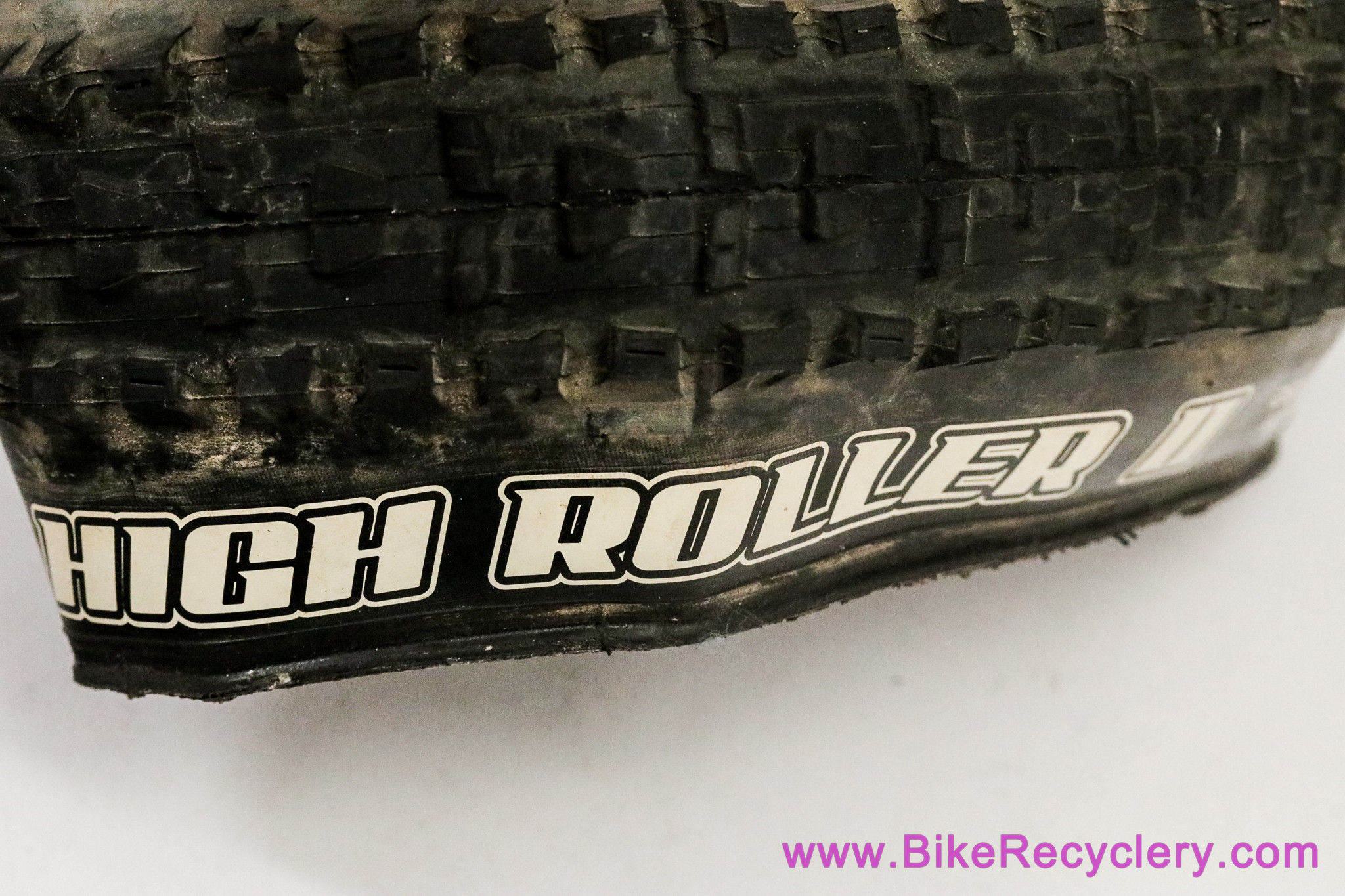 Maxxis High Roller II 26 x 2.3" Tire: EXO - TR (<100 Miles)