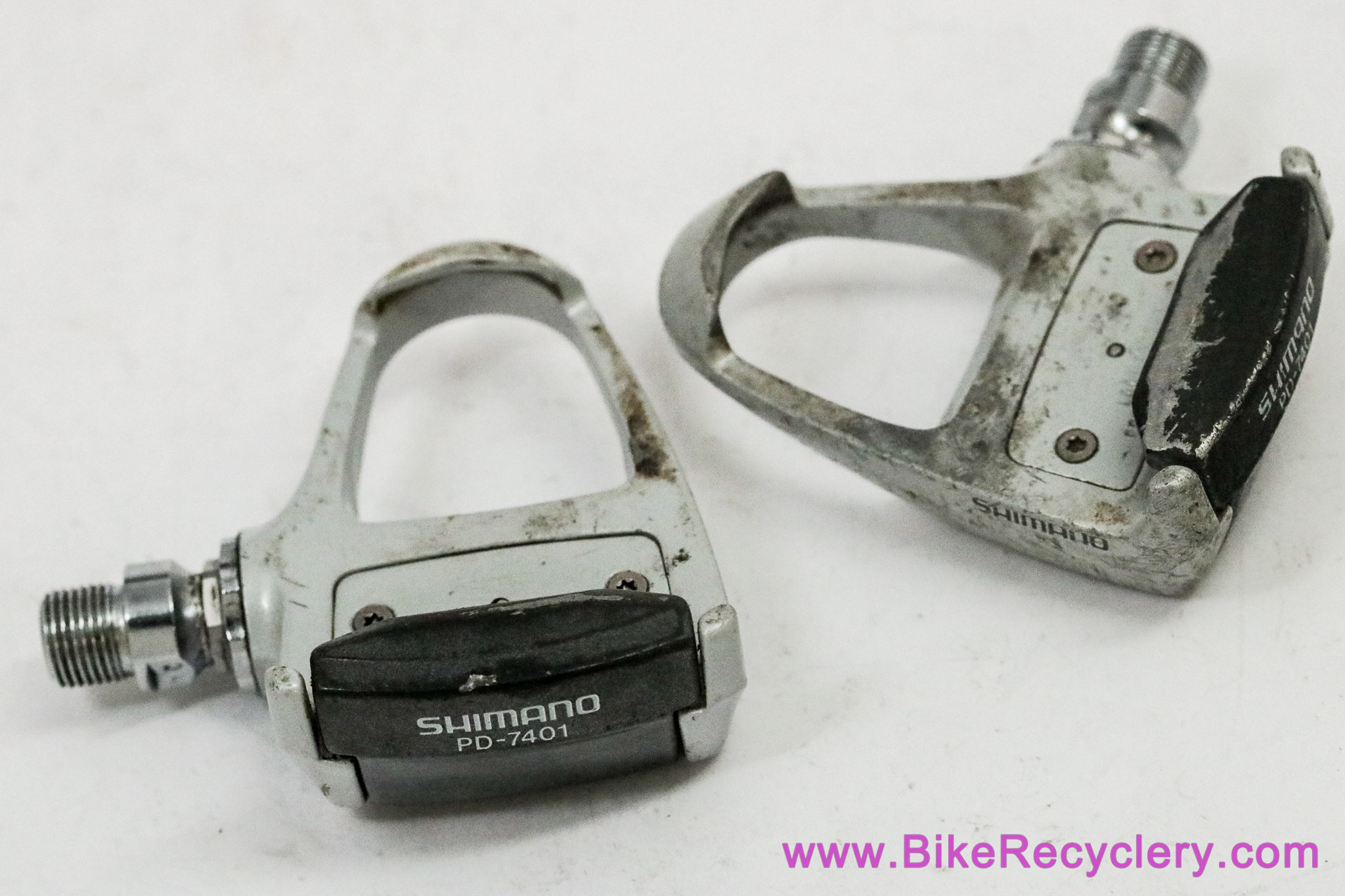 Shimano Dura Ace PD-7401 Clipless Pedals: Grey (R: Low Miles Perf Bearings, L: Average)