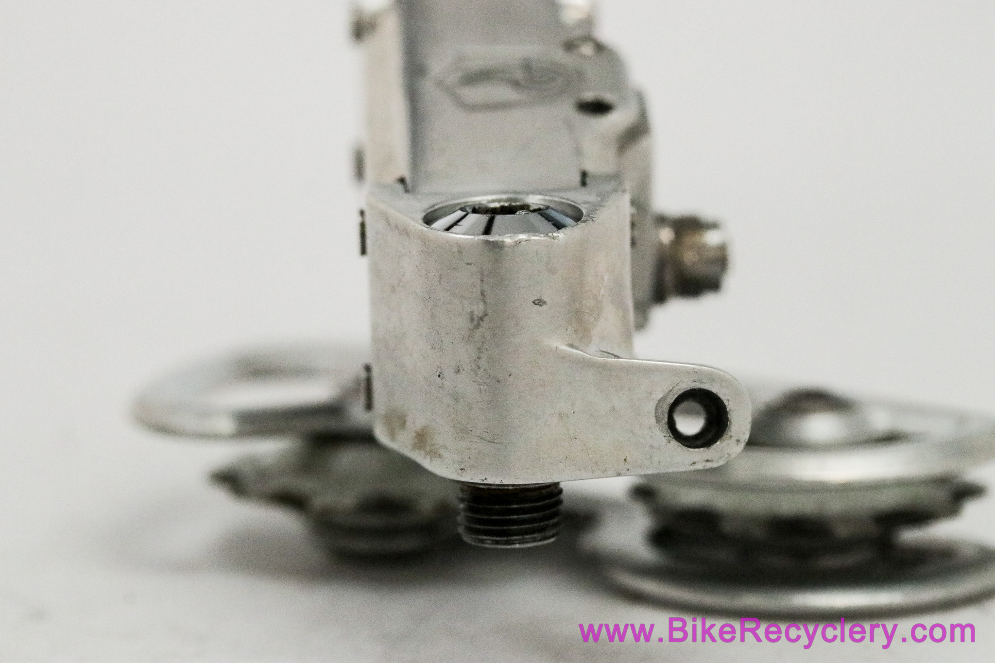 Campagnolo Victory G010-SM Rear Derailleur:  White Pulleys - 1984-1985 (EXC)