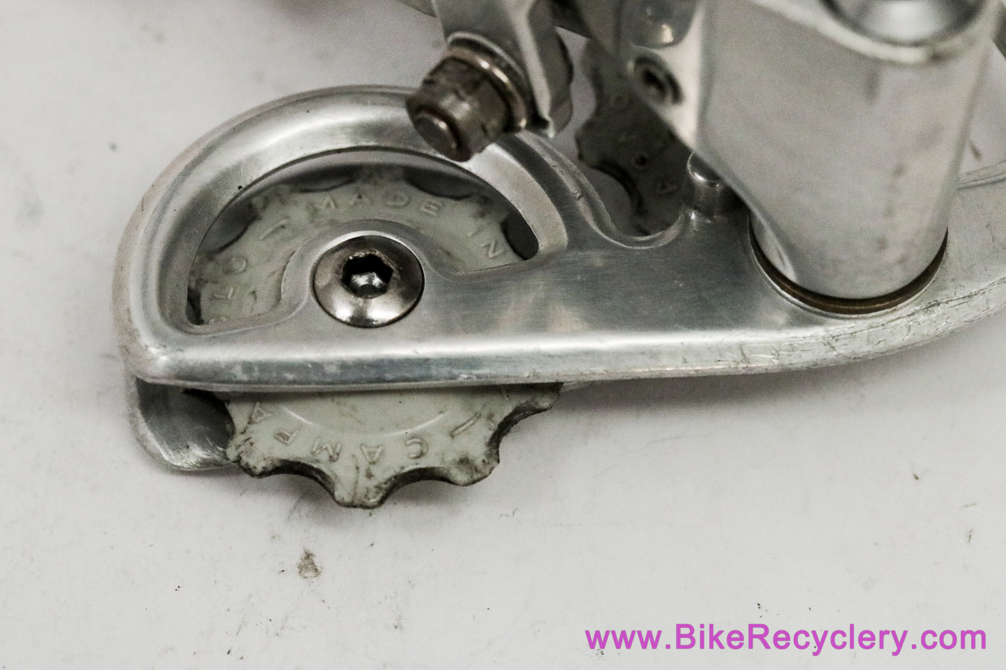 Campagnolo Victory G010-SM Rear Derailleur:  White Pulleys - 1984-1985 (EXC)