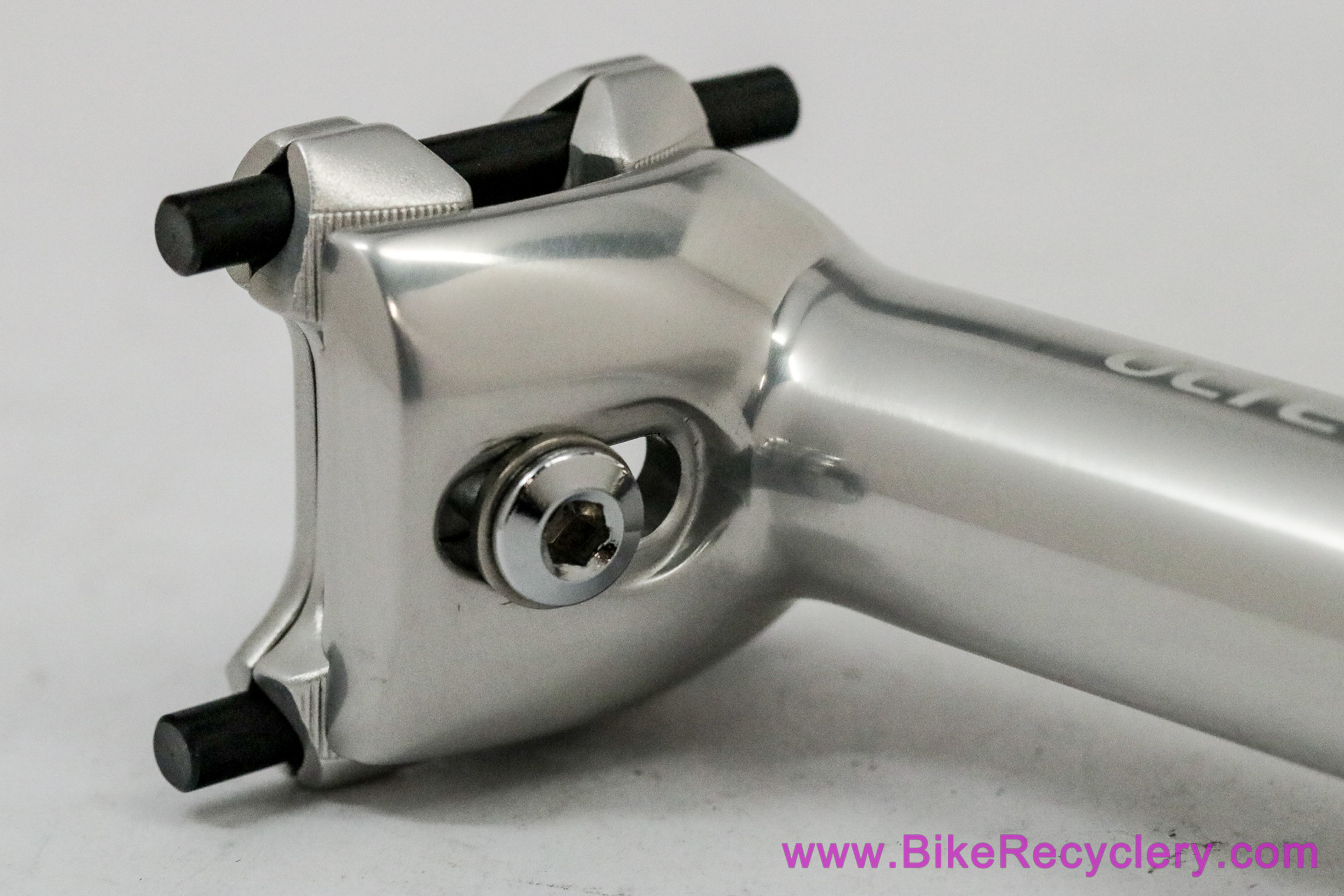 NOS Shimano Ultegra SP-6600 Seatpost: 27.2mm x 270mm