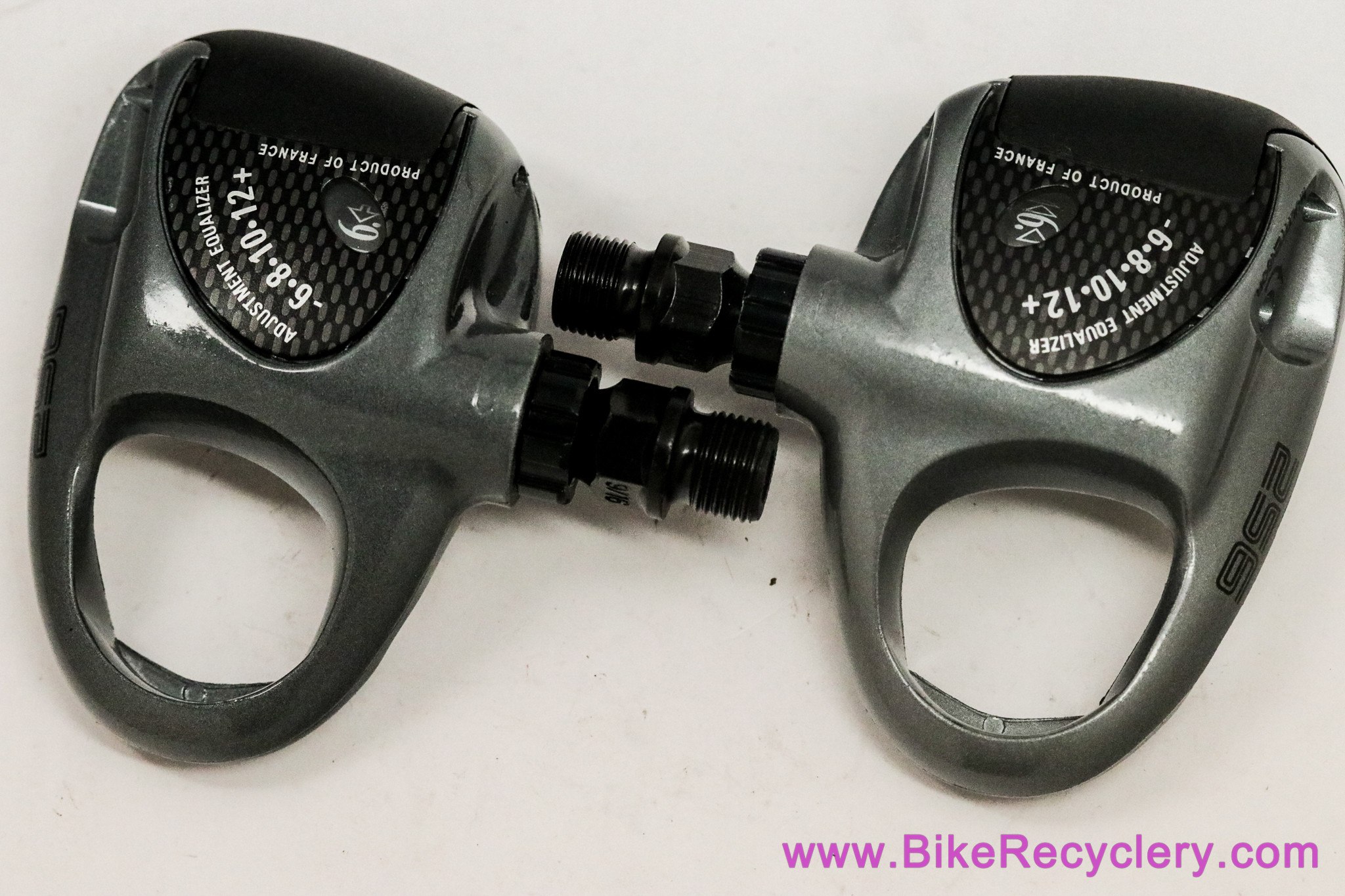 NIB/NOS Look Carbon PP256 Carbon Delta Clipless Pedals: Grey - Cleats