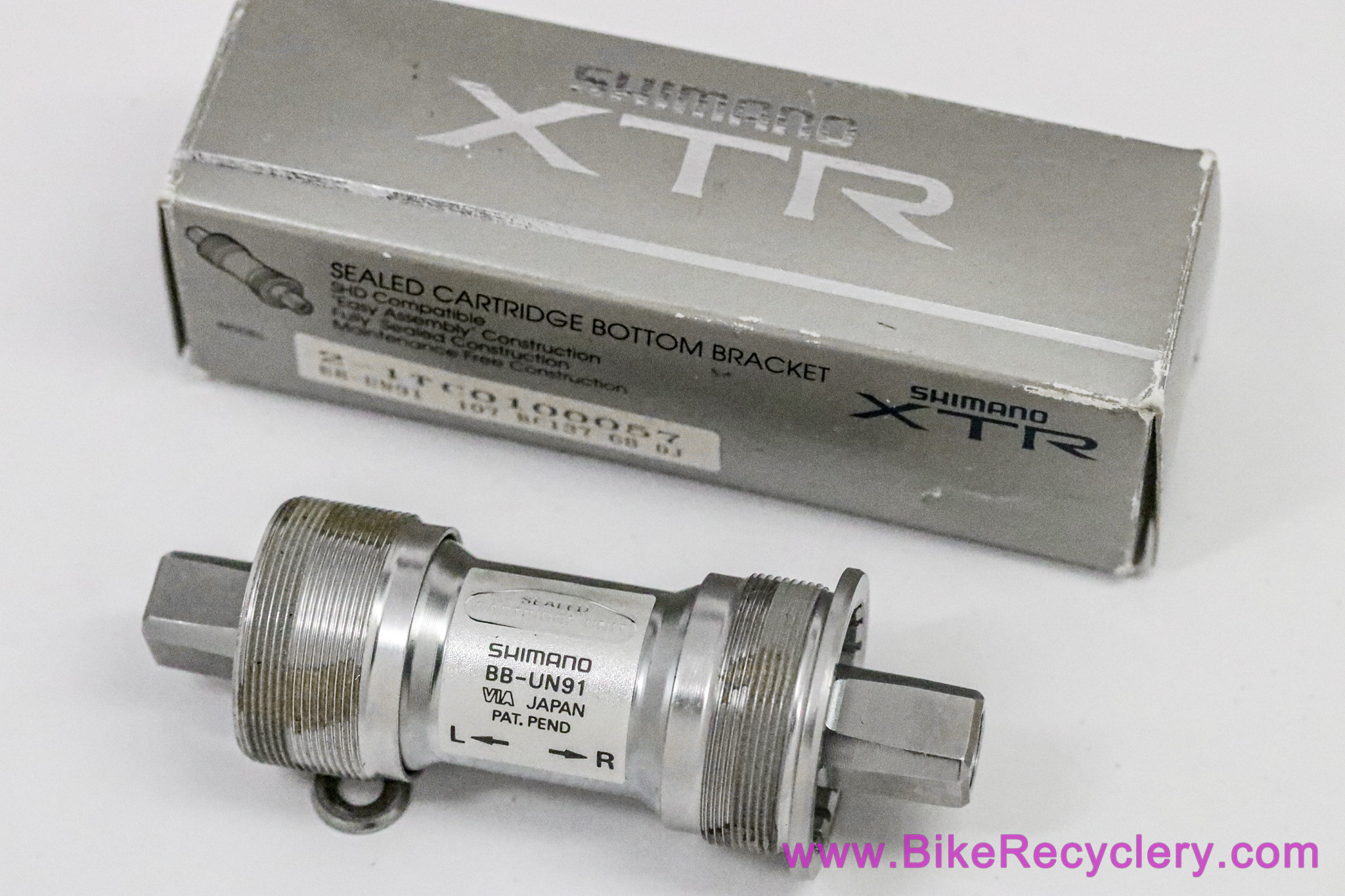 NIB/NOS Shimano XTR M900 BB-UN71 Square Taper Bottom Bracket: 107mm x 68mm