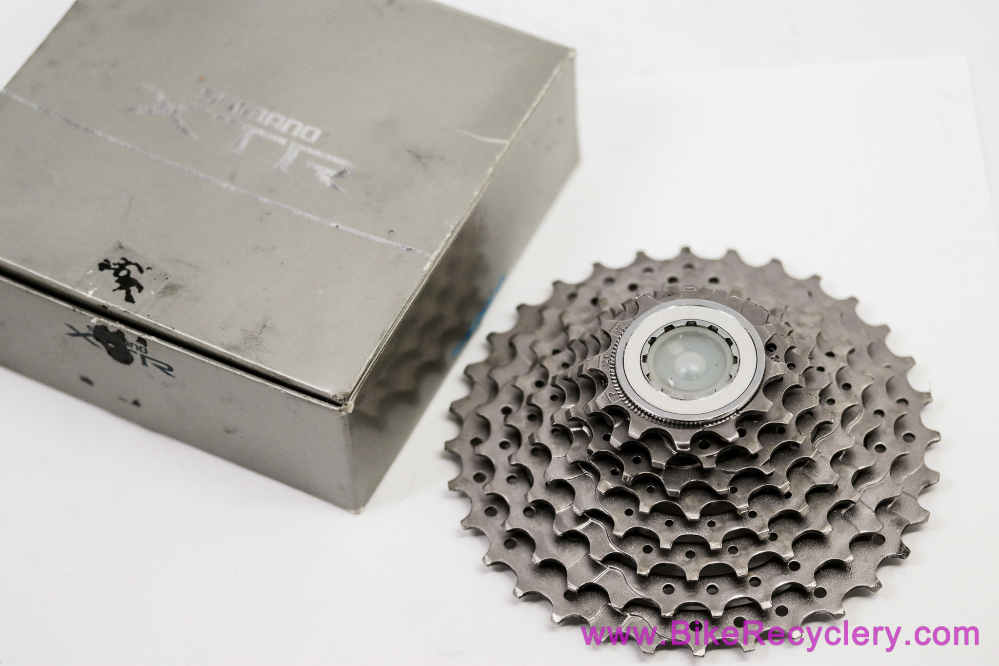 Shimano XTR CS-M900 P Type 8-Speed Cassette: 12-32T (< 100 Mi