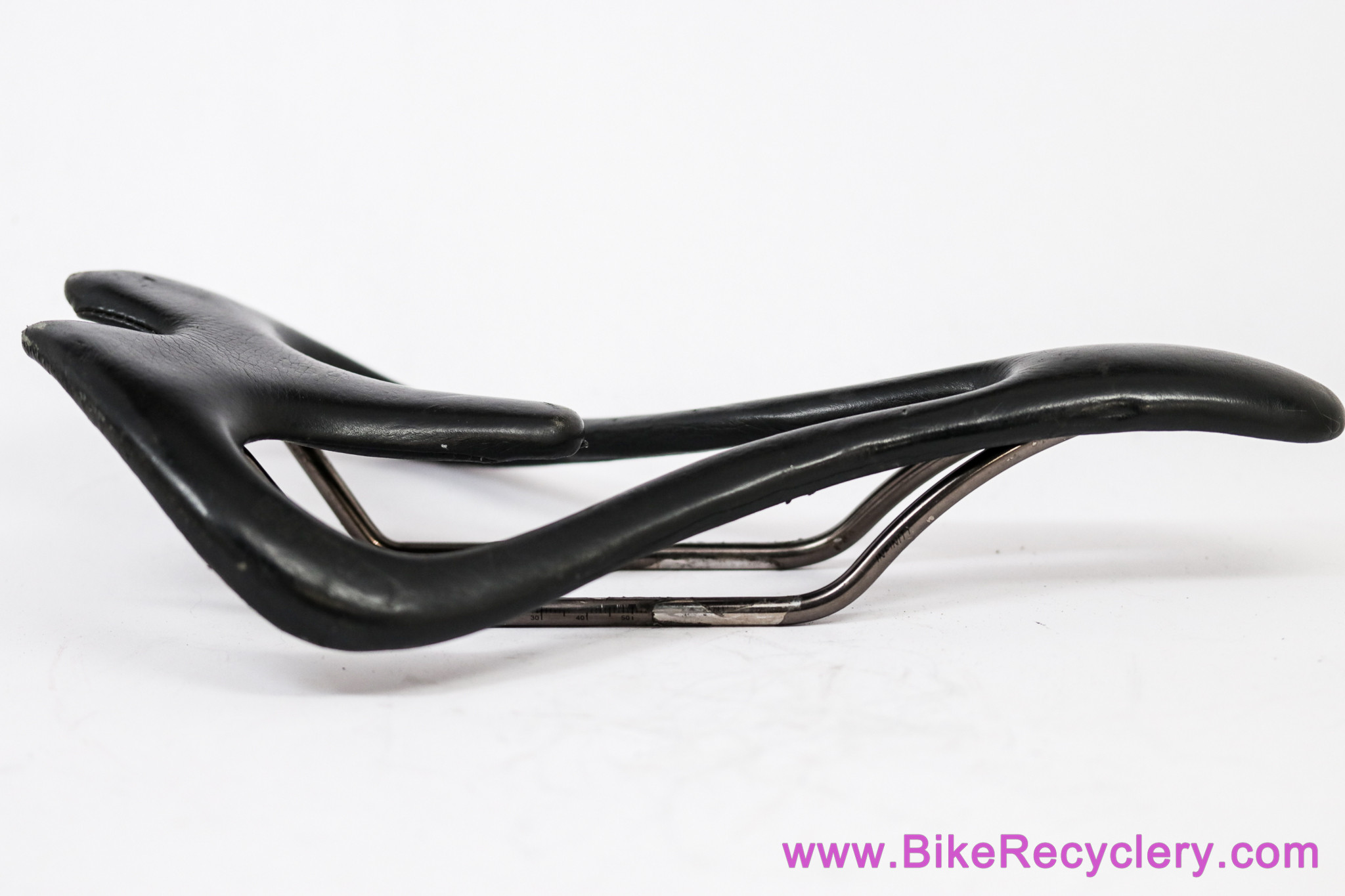 Infinity E2 Elite-Series Saddle: Radically Large Cutout Design