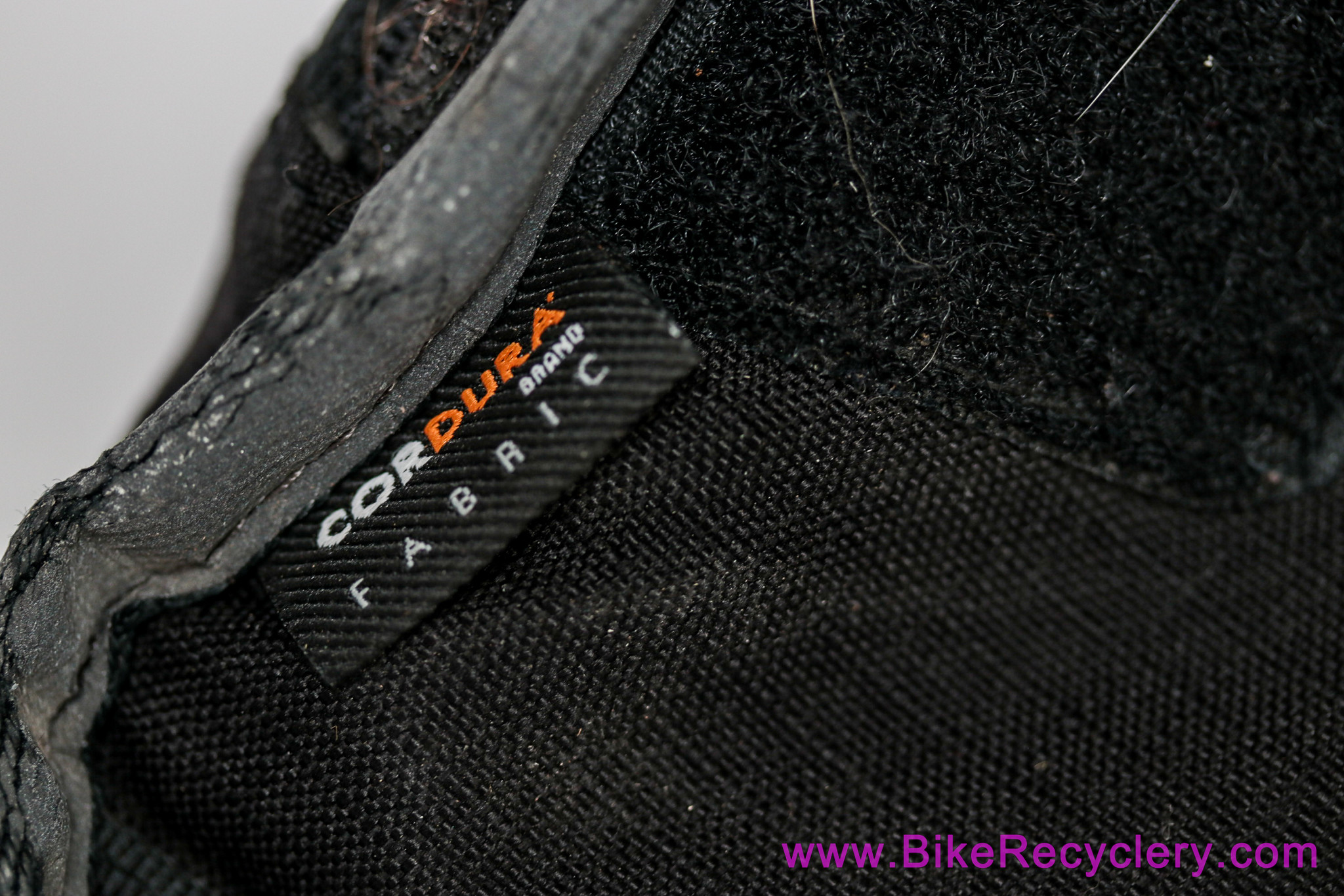 Timbuk2 Classic Messenger Bag: 18" - Black - Waterproof Exterior + Liner