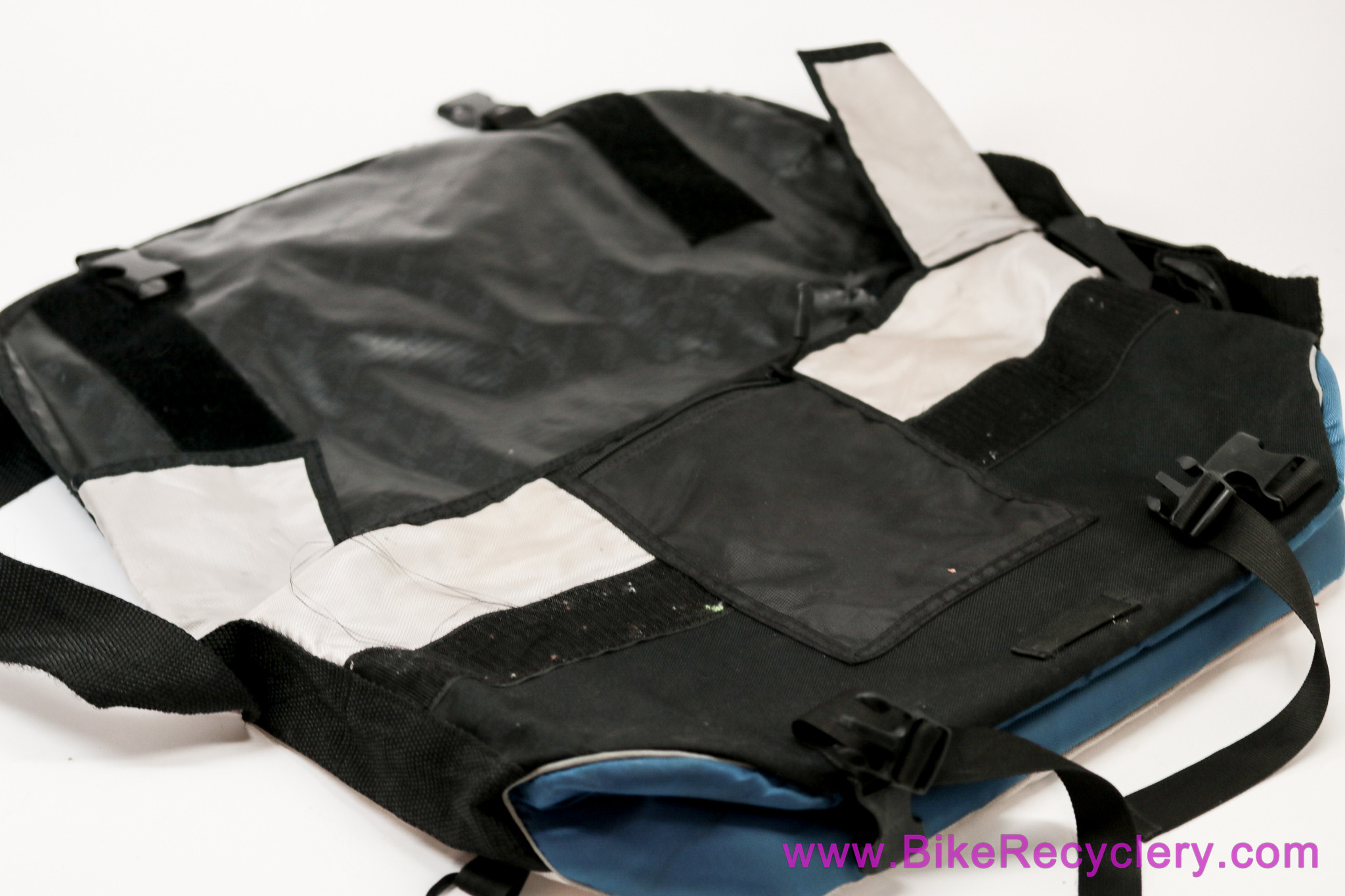 Giant Mission Messenger Bag: 19" - Blue / Black / White