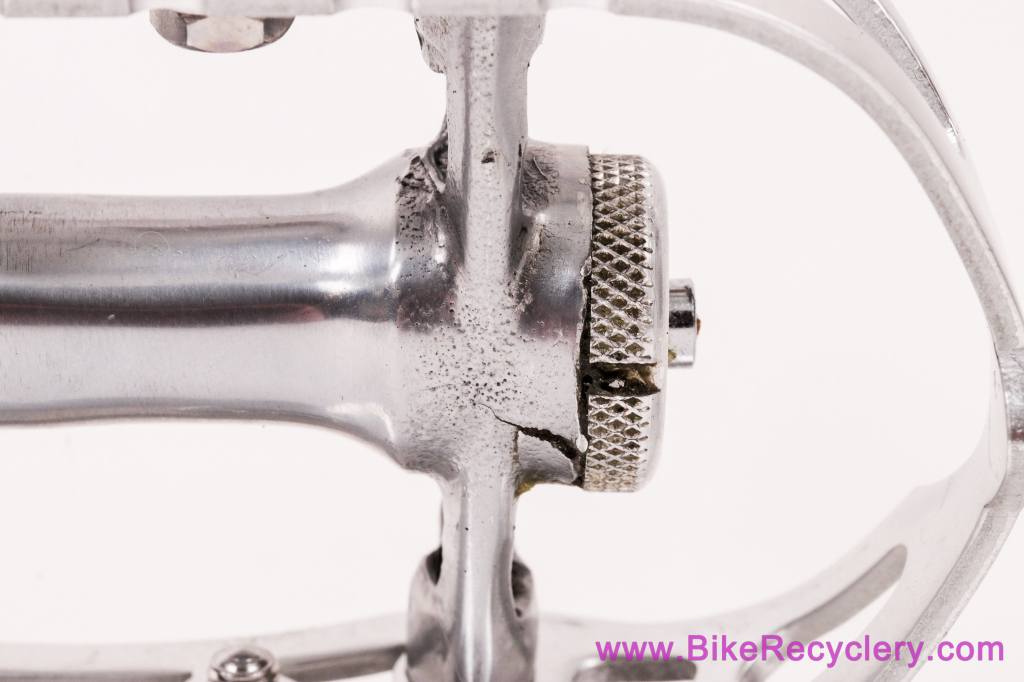 Specialties T.A. 4690 Route / Strada Pedals: 9/16" BSA - Modern (Cracked Body At Cap)