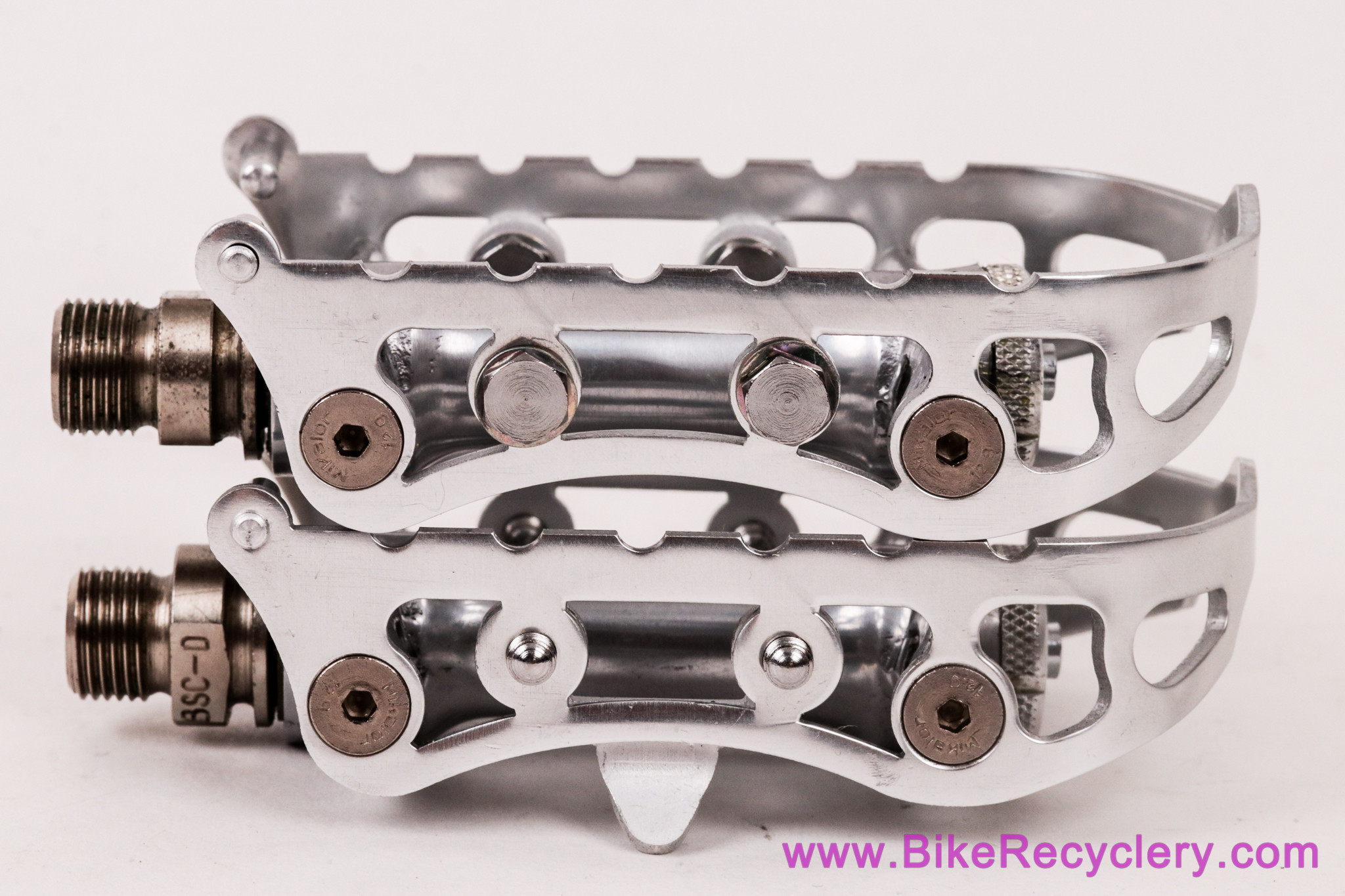 Specialties T.A. 4690 Route / Strada Pedals: 9/16" BSA - Modern (Cracked Body At Cap)