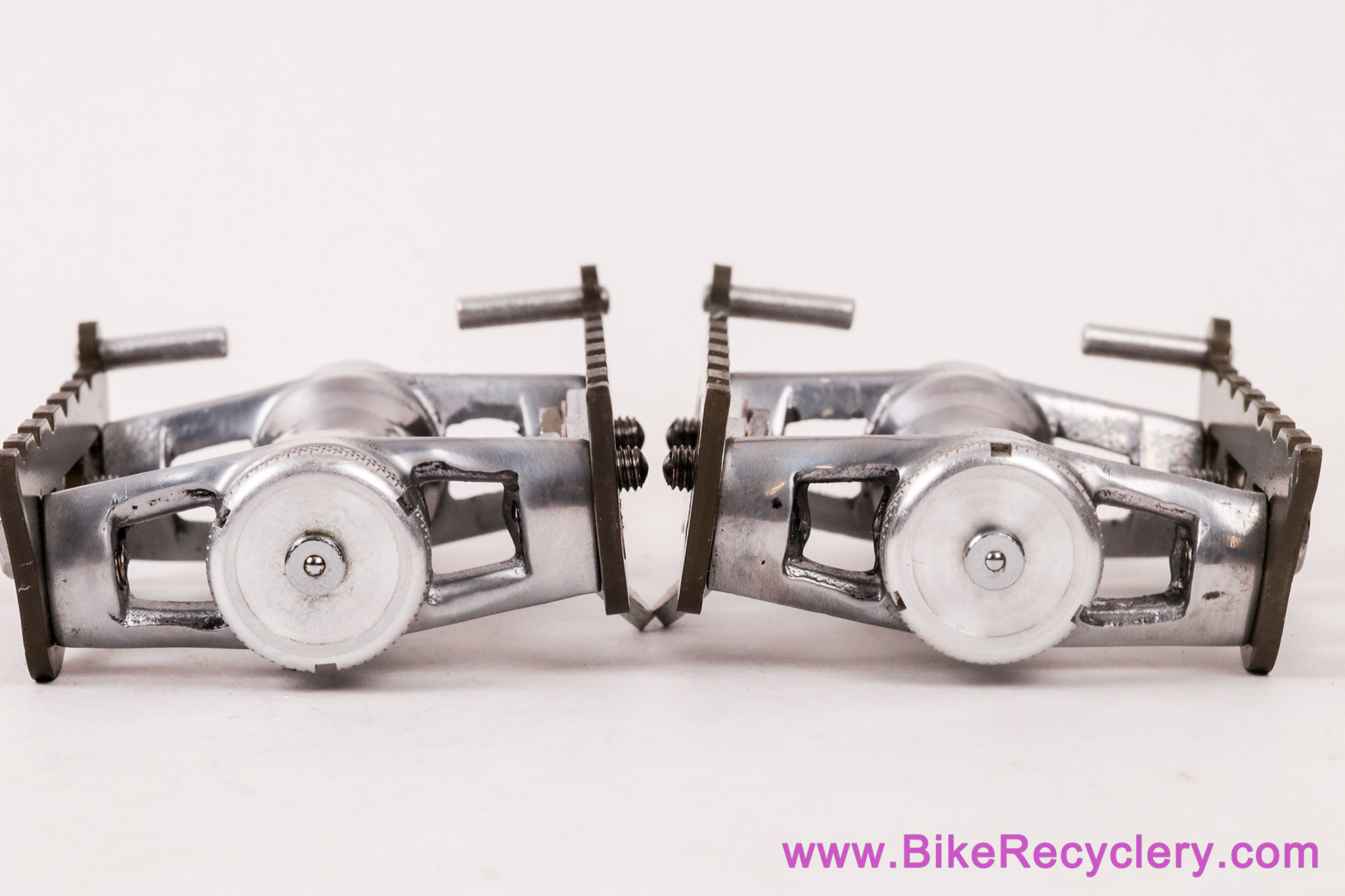 NIB/NOS Specialties T.A. P4690 Pista Pedals: 9/16" BSA - Modern - Hard Anodized