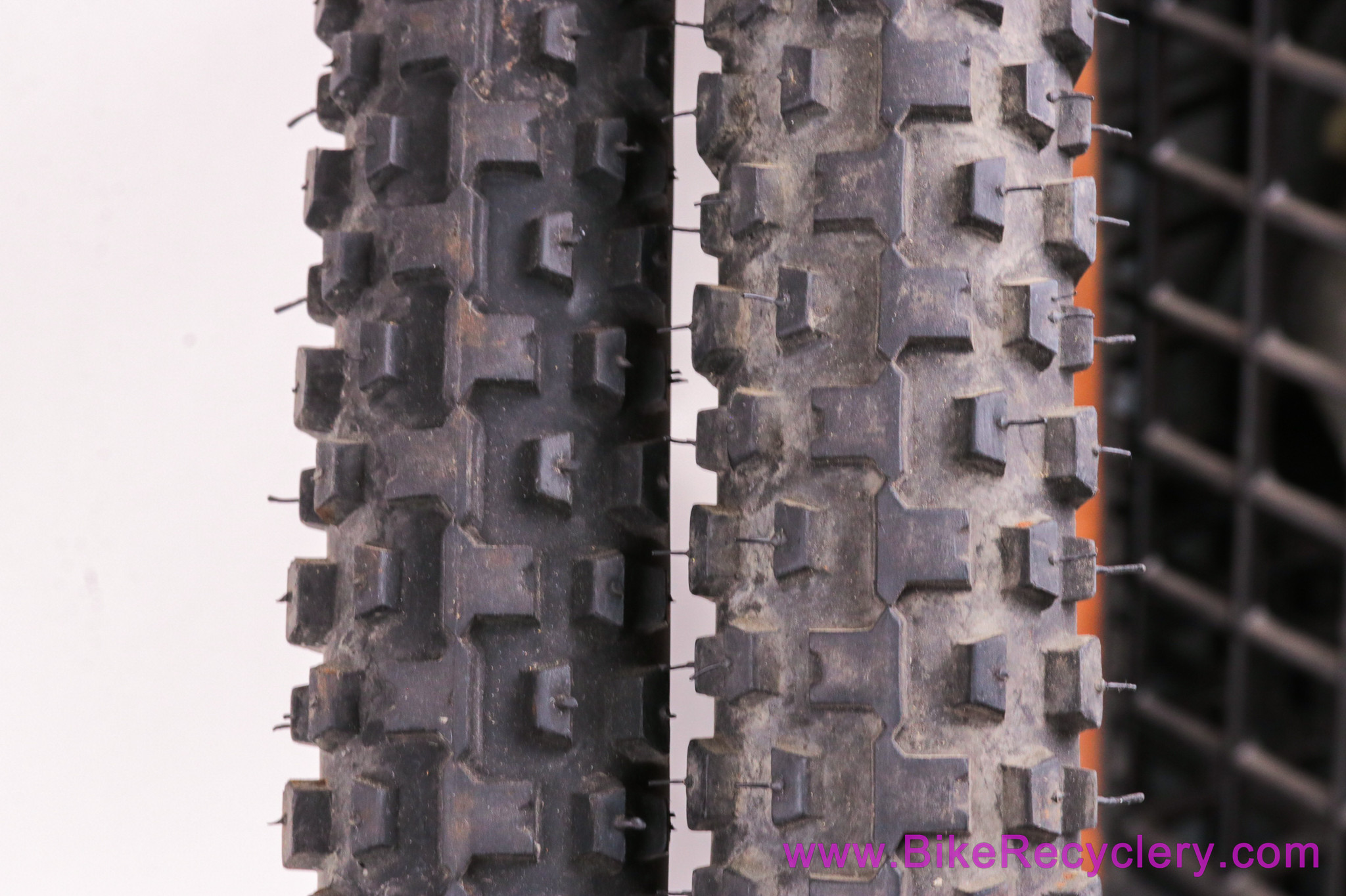 NOS(?) Specialized Crossroads II MTB Tires: 26 x 1.95" - Tan Wall - Vintage 1980s 1990s