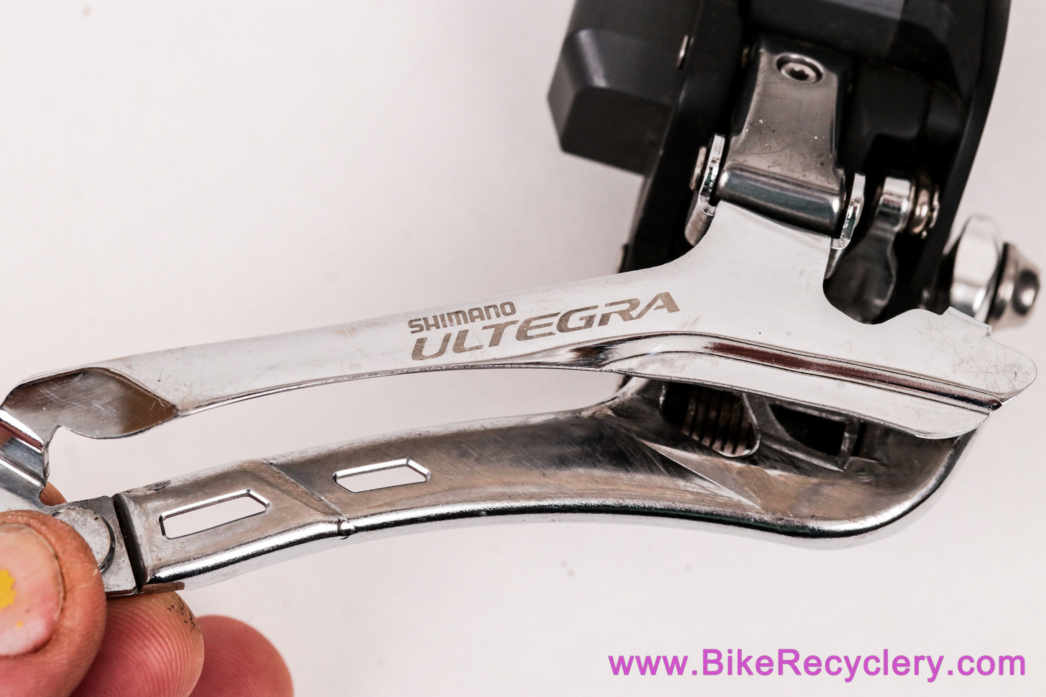 Shimano Ultegra FD-6770 Di2 Front Derailleur: 10 Speed - Braze On