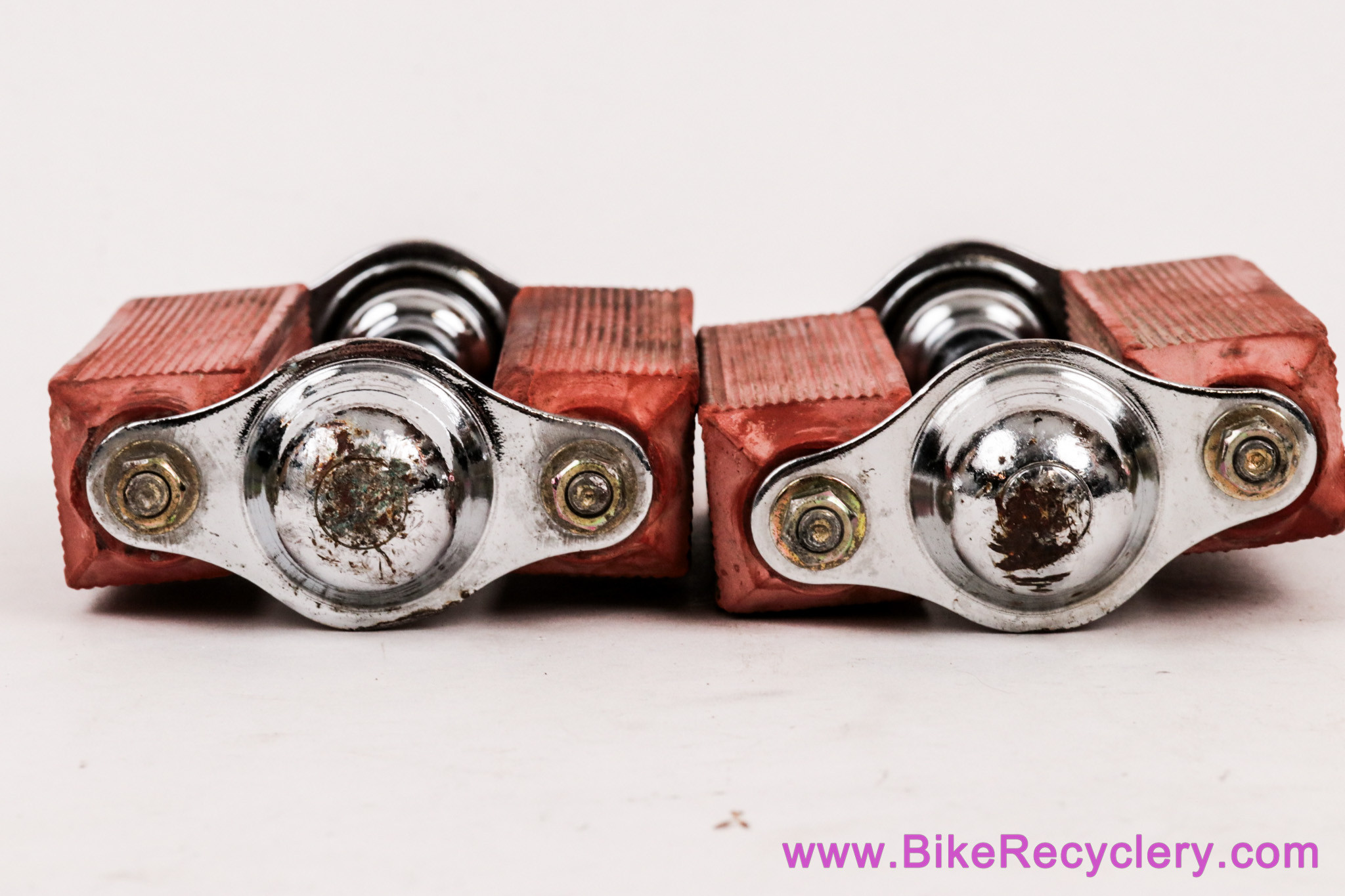 Torrington #10(?) Block Pedals: 9/16" - Chrome - Red