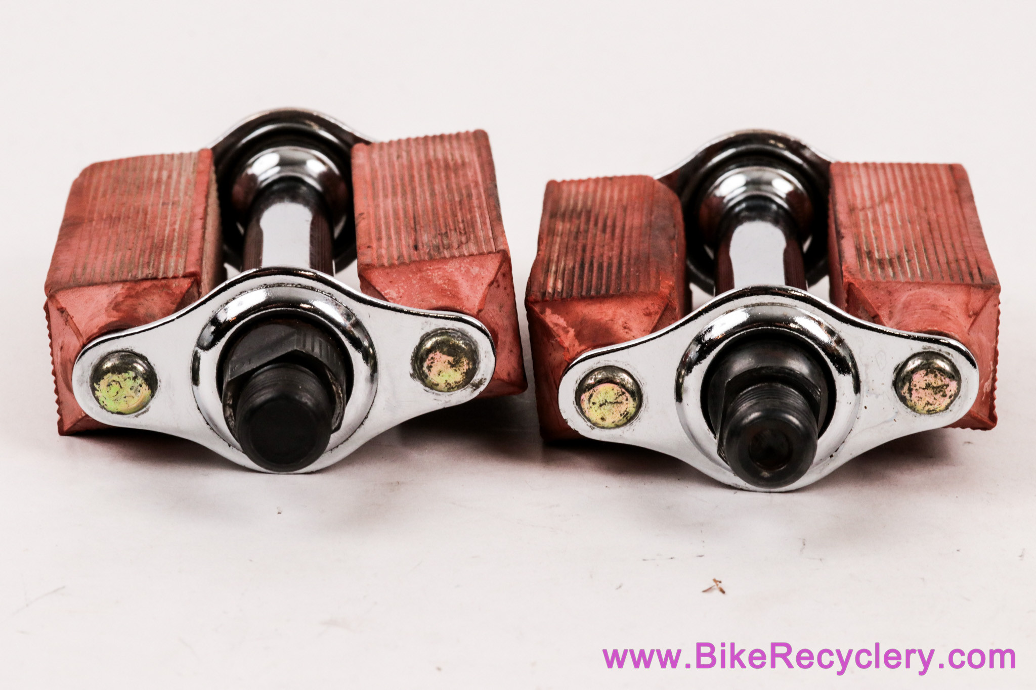 Torrington #10(?) Block Pedals: 9/16" - Chrome - Red
