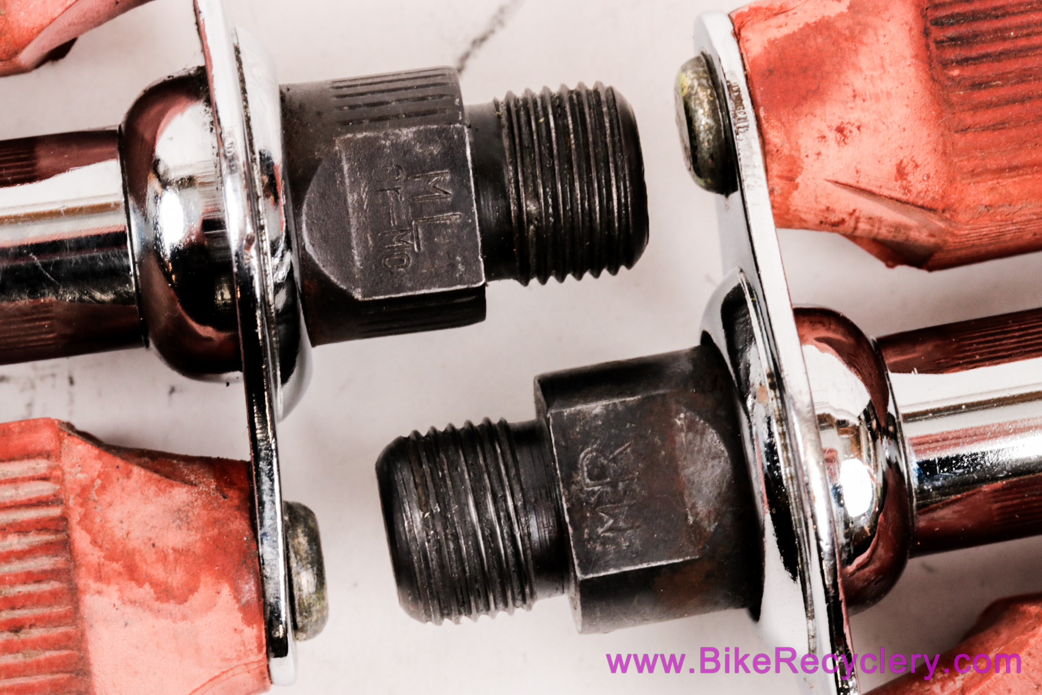Torrington #10(?) Block Pedals: 9/16" - Chrome - Red