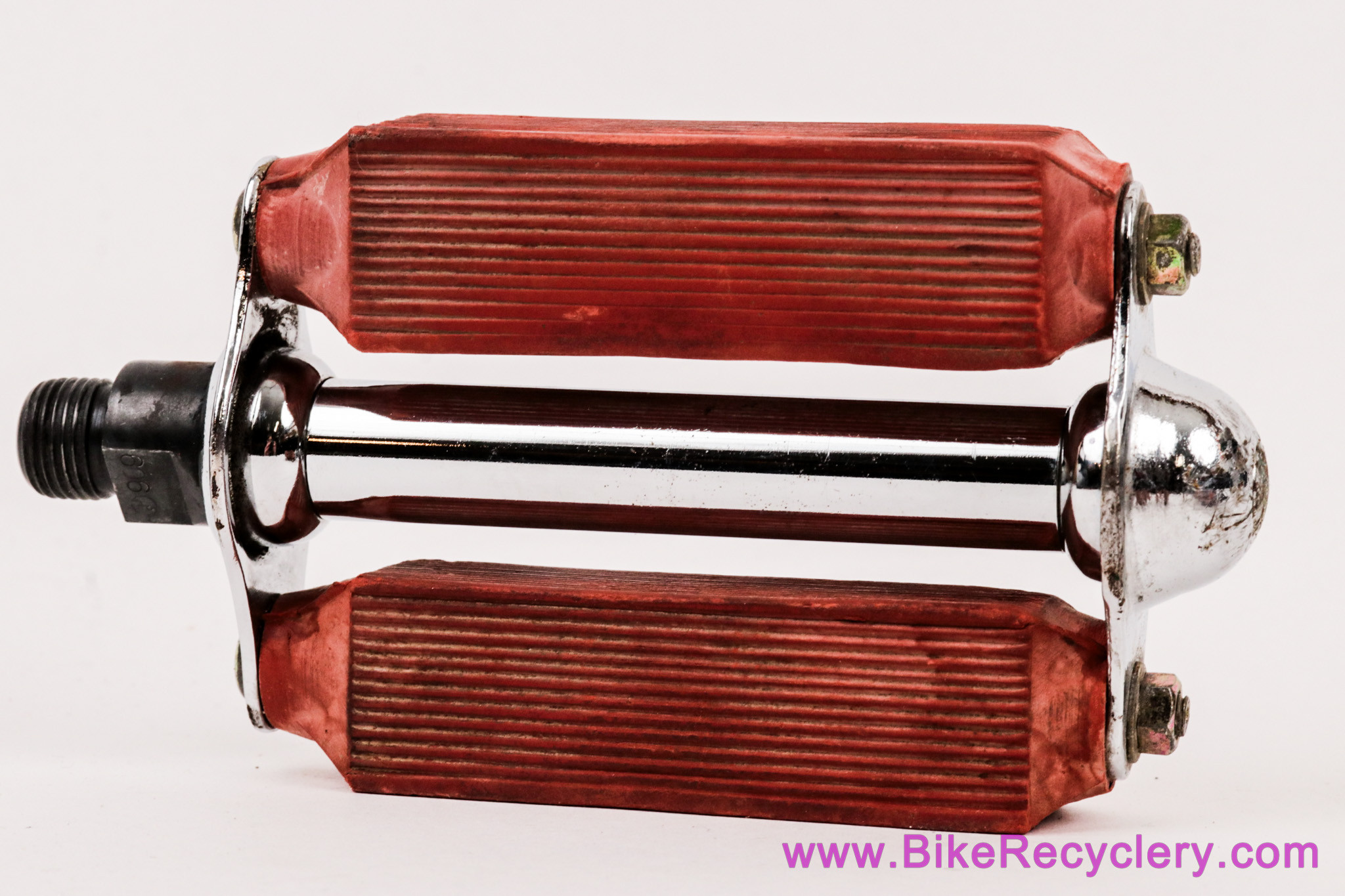 Torrington #10(?) Block Pedals: 9/16" - Chrome - Red