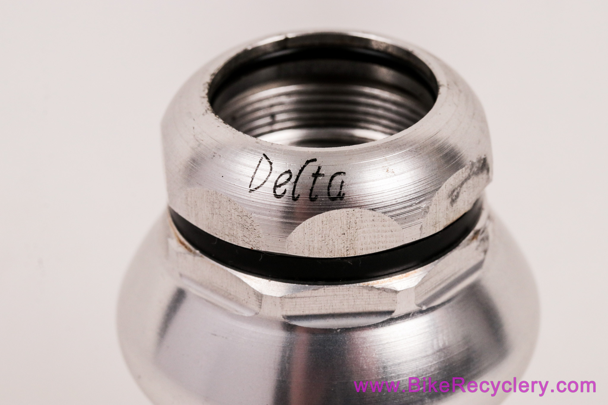 Stronglight Delta 1" Threaded Headset: FRENCH - Aero - Silver (Near Mint++)