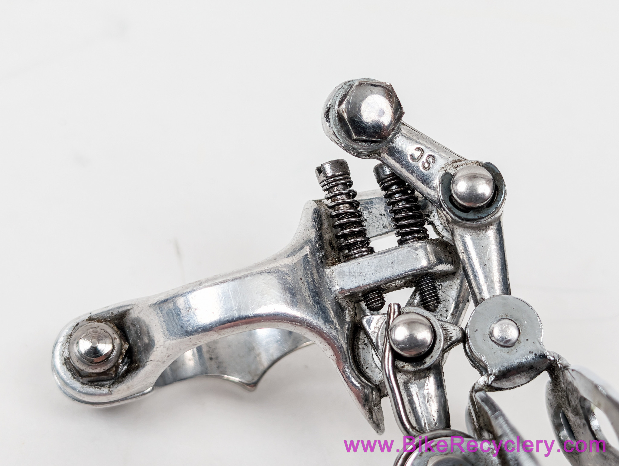 Campagnolo Nuovo Record Three Hole Front Derailleur: 1052/NT - 25.4mm Clamp (EXC+)