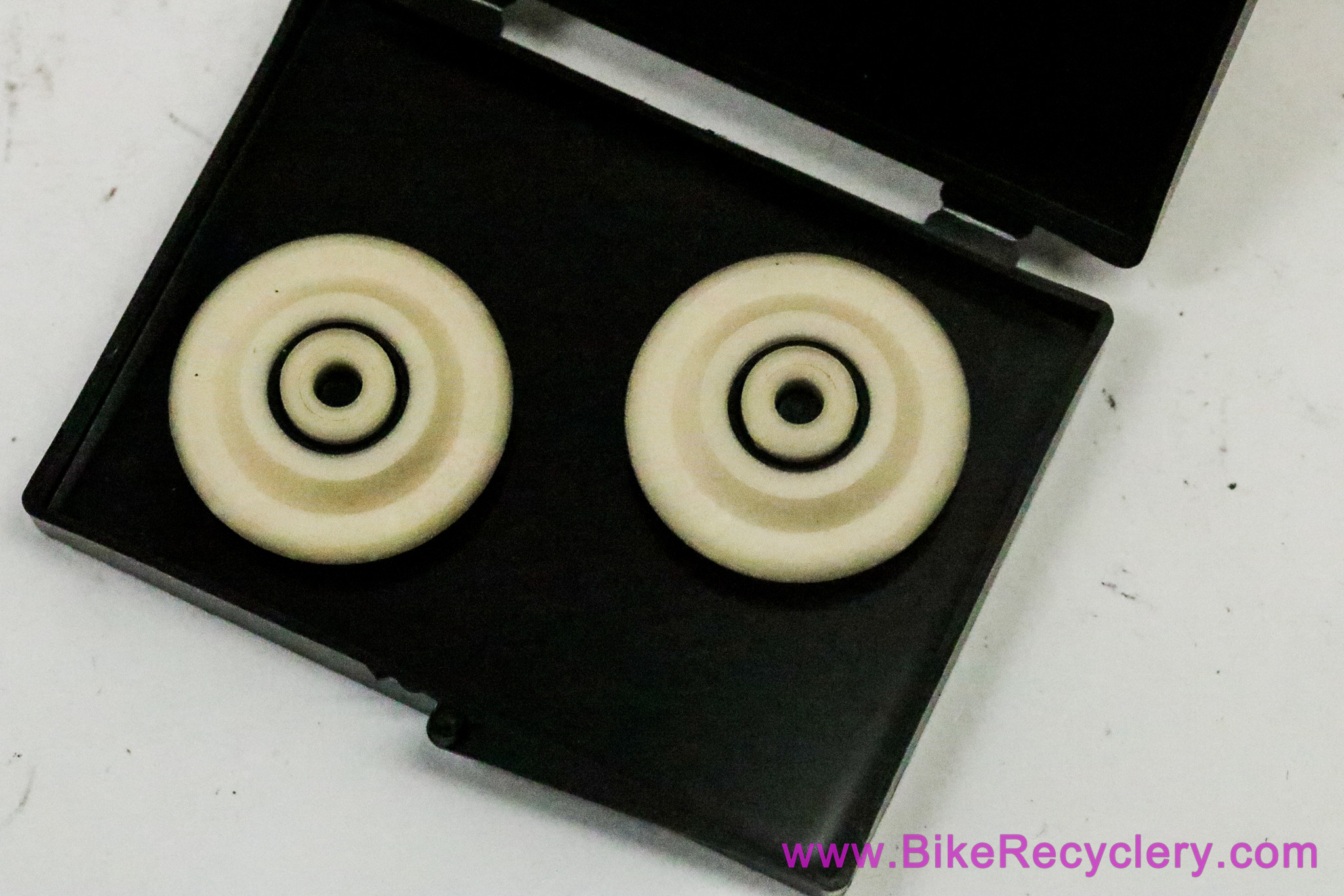 NIB/NOS Tacx Toothless Jockey Wheels: Sealed Bearings - White - EARLY