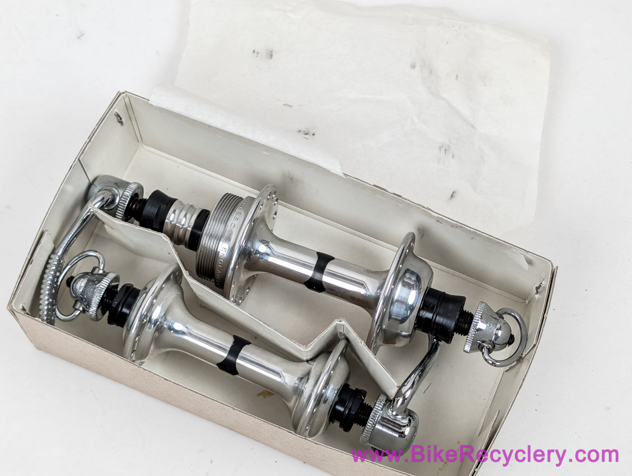 NIB/NOS Campagnolo Nuovo Record Strada Low Flange Hubset: 32H x