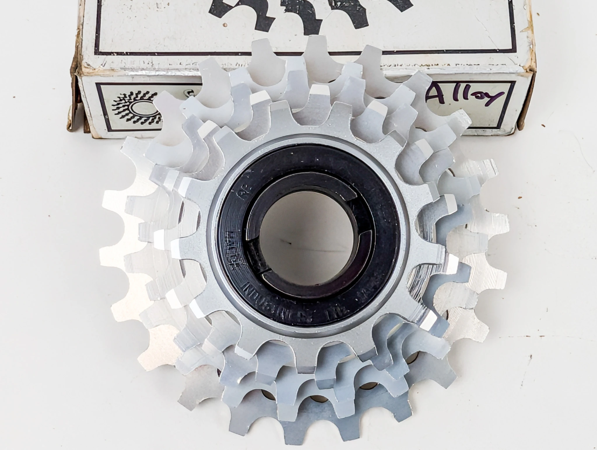 NIB/NOS Suntour Winner ALLOY 5 Speed Freewheel: 13-22t - MicroLite Precursor - 1970s 1980s