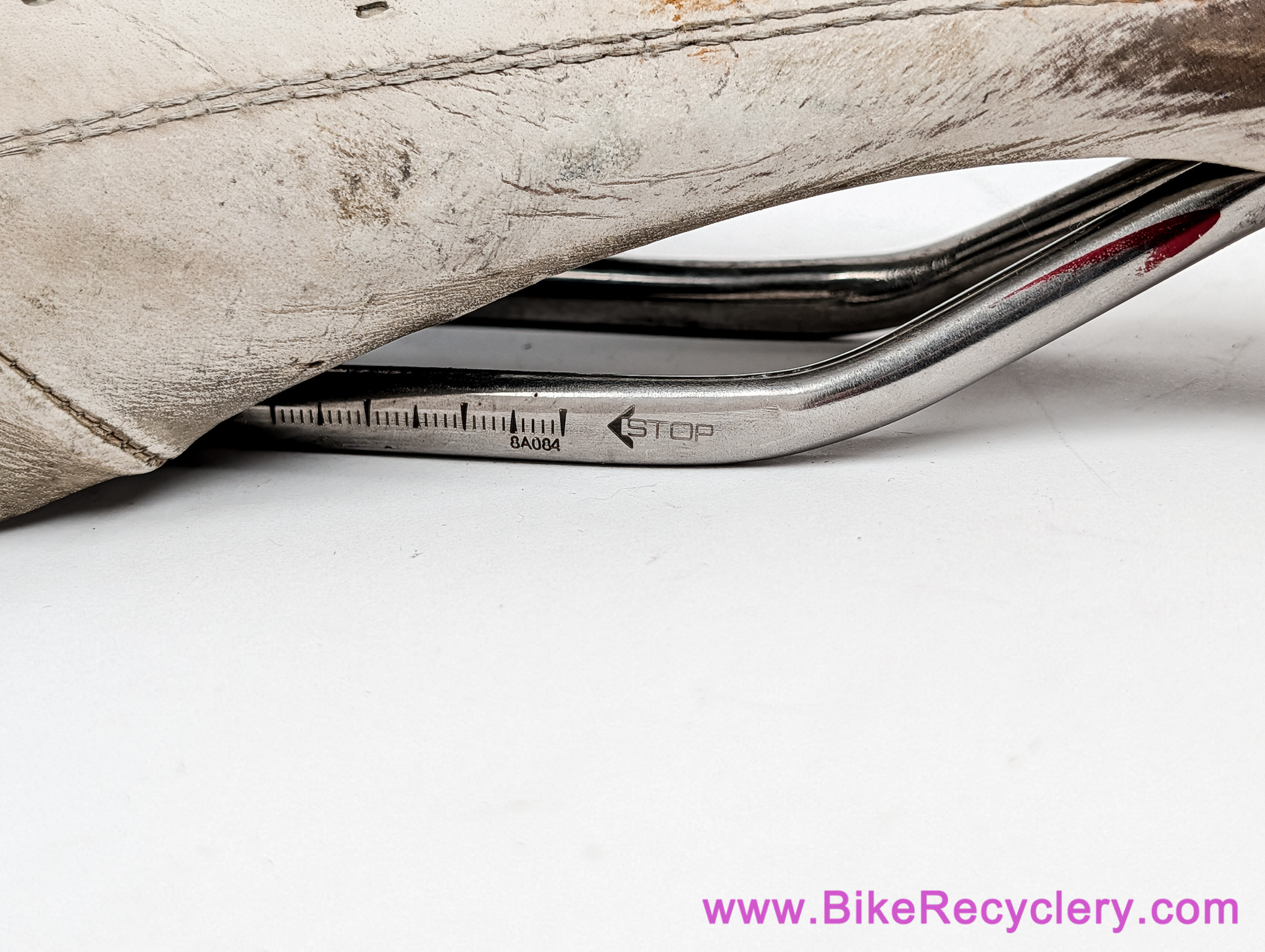 Selle Italia Max Flite Gel Flow Saddle: Vanox - White Leather - 7x9mm (Dirty But Great Shape)