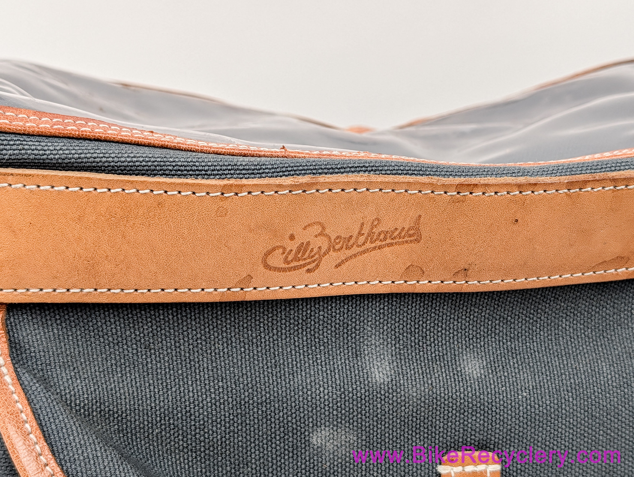 Gilles Berthoud GB-2886 Handlebar Bag: Large 12L (Near Mint