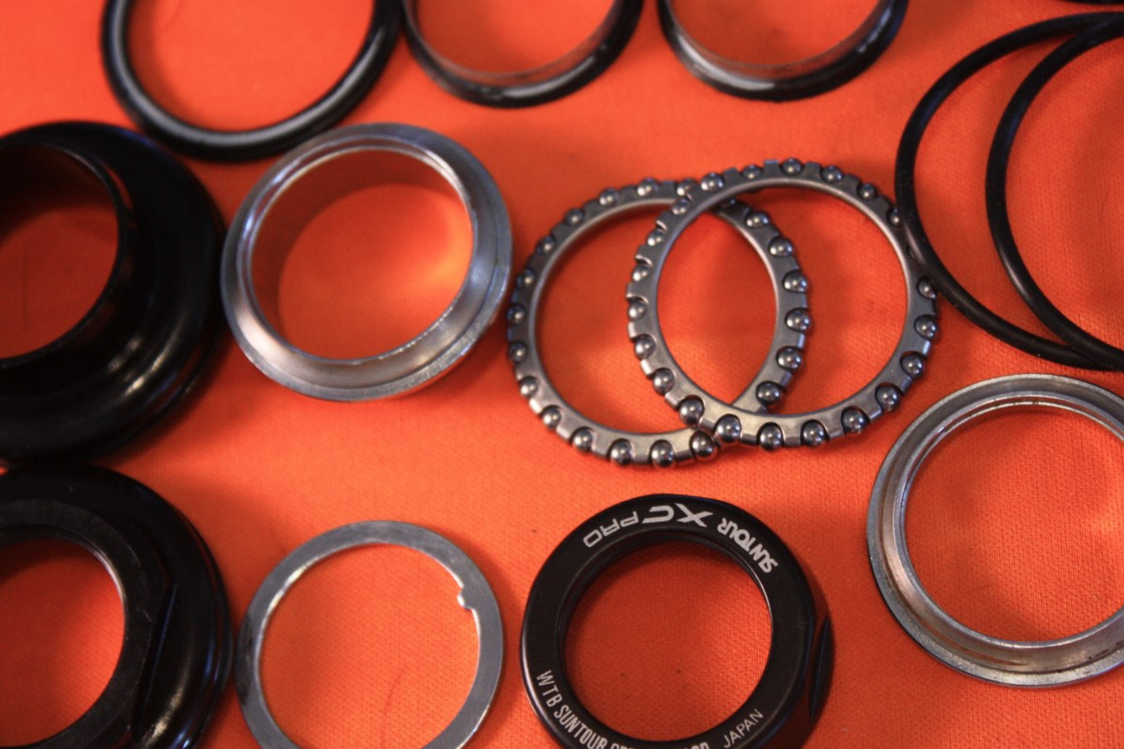 NOS Suntour XC Pro Headset 1 1/8" Threaded Black Grease Guard Bike