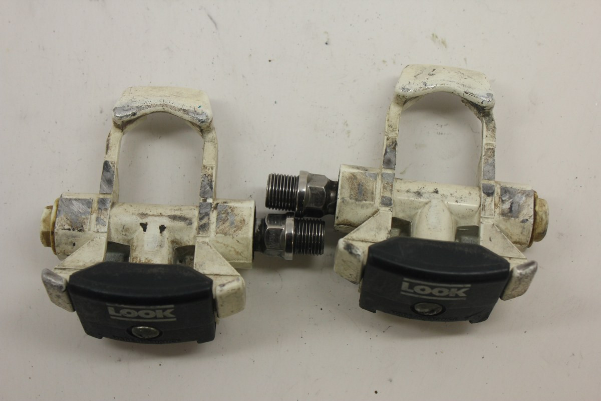 Vintage Look PP65 Delta Clipless Pedals White, World's "First