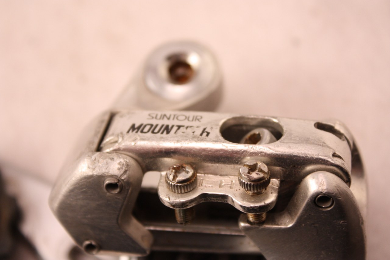 Suntour Mountech RD-4900 Rear Derailleur: Mid Cage