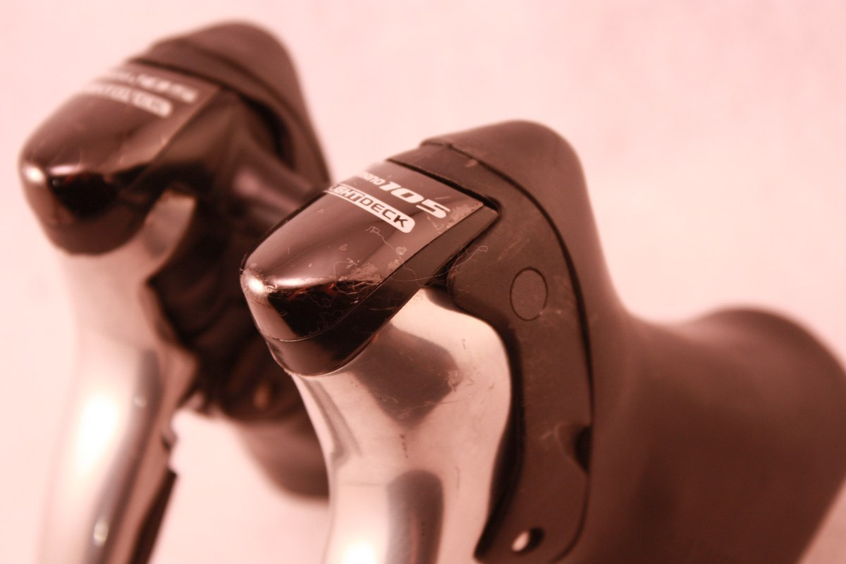 Shimano 105 ST-5510 STI Shifter Set: 9-speed Triple/Double