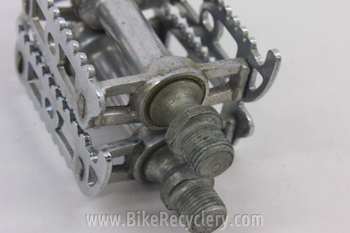 Atom 700 Pedals English Threads, Dust Caps Bike Recyclery